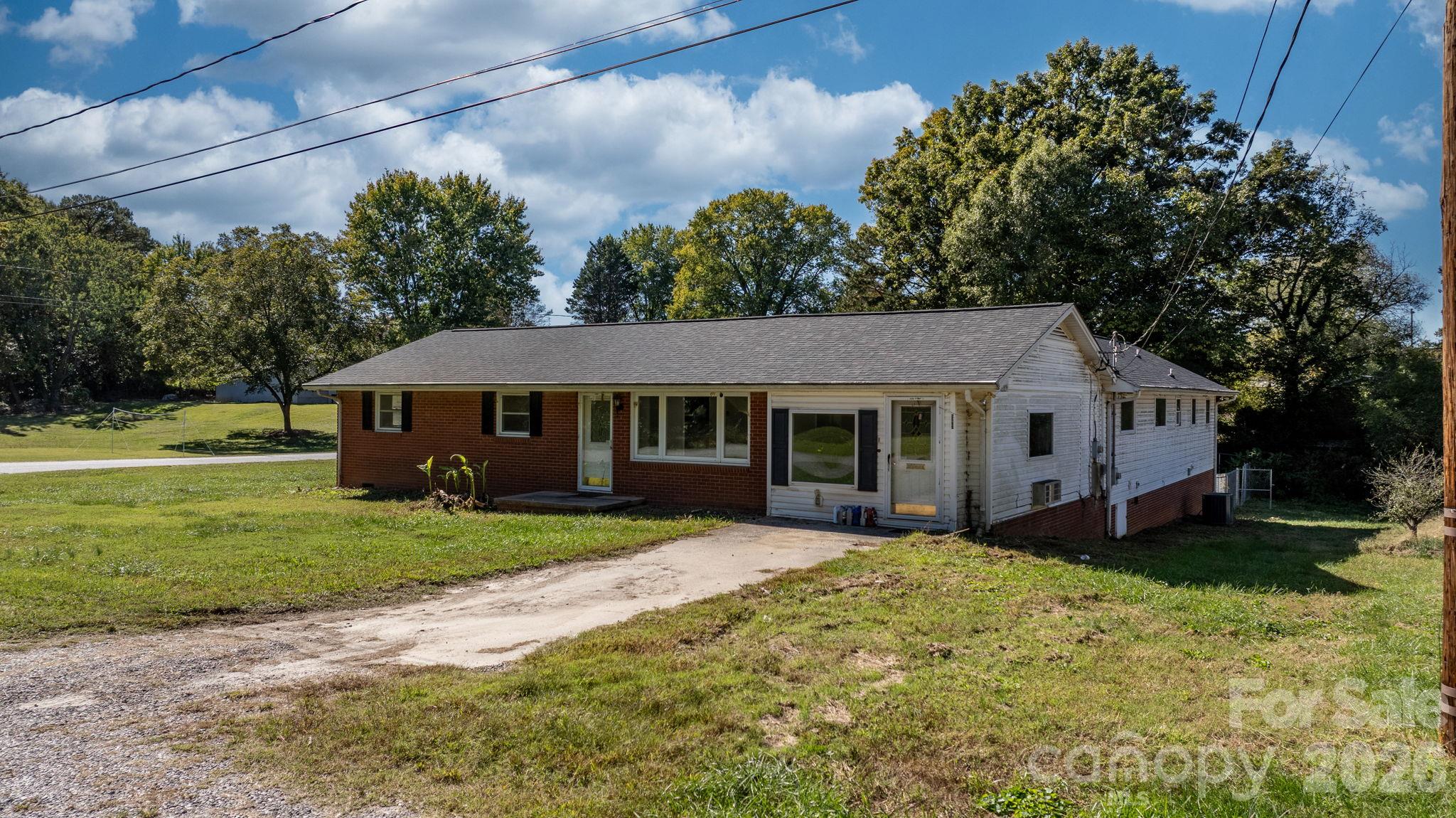 Single Family Residence at 2509 29th Street NE, Hickory, photo 35 of 47