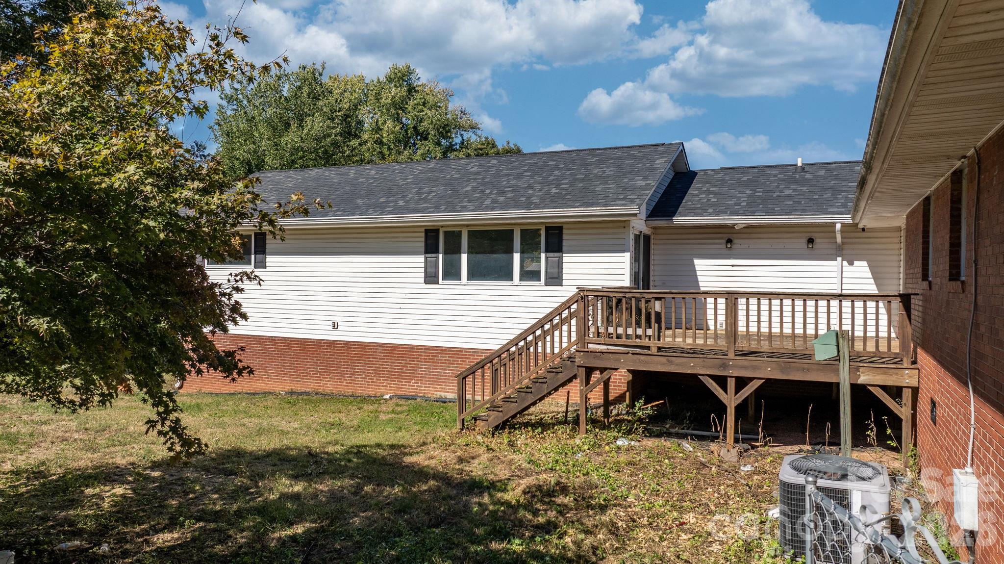 Single Family Residence at 2509 29th Street NE, Hickory, photo 37 of 47