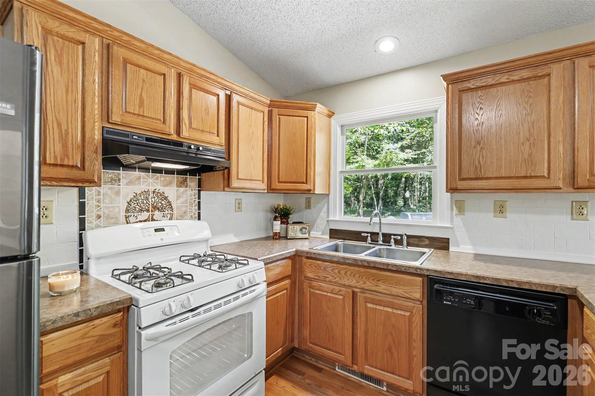 Kitchen - 7605 Hedrick Circle, Huntersville