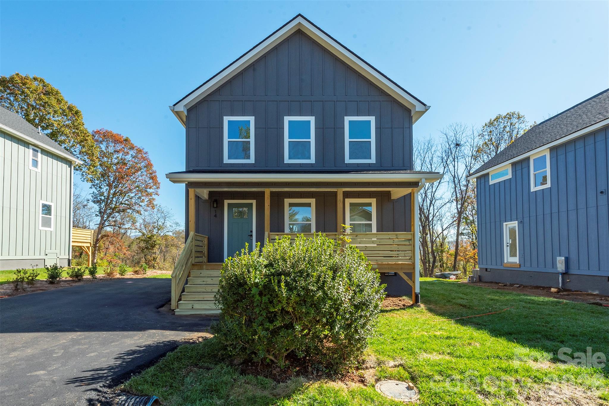 Single Family Residence at 14 Crestfield Avenue, Asheville, photo 2 of 29