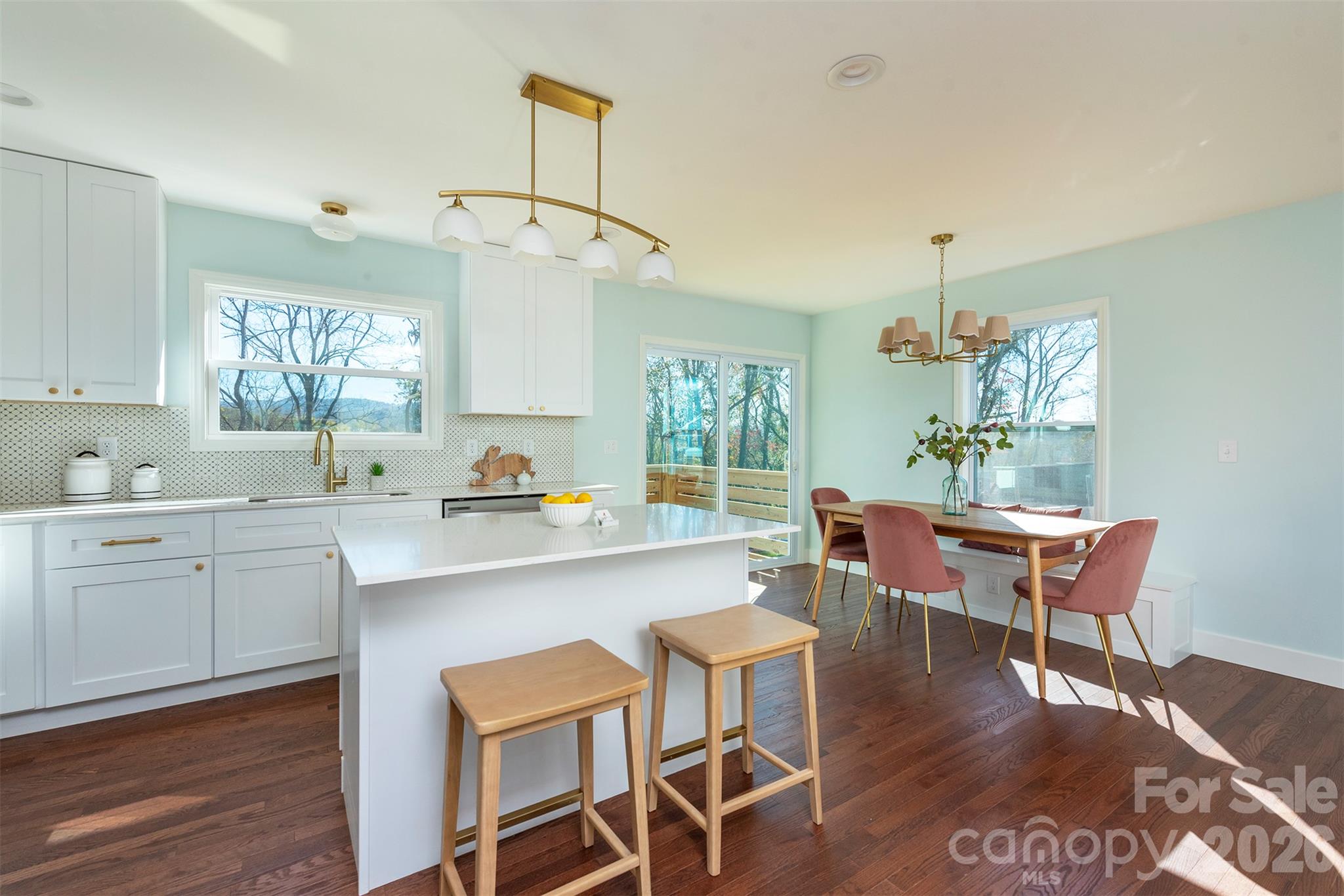 Single Family Residence at 14 Crestfield Avenue, Asheville, photo 6 of 29