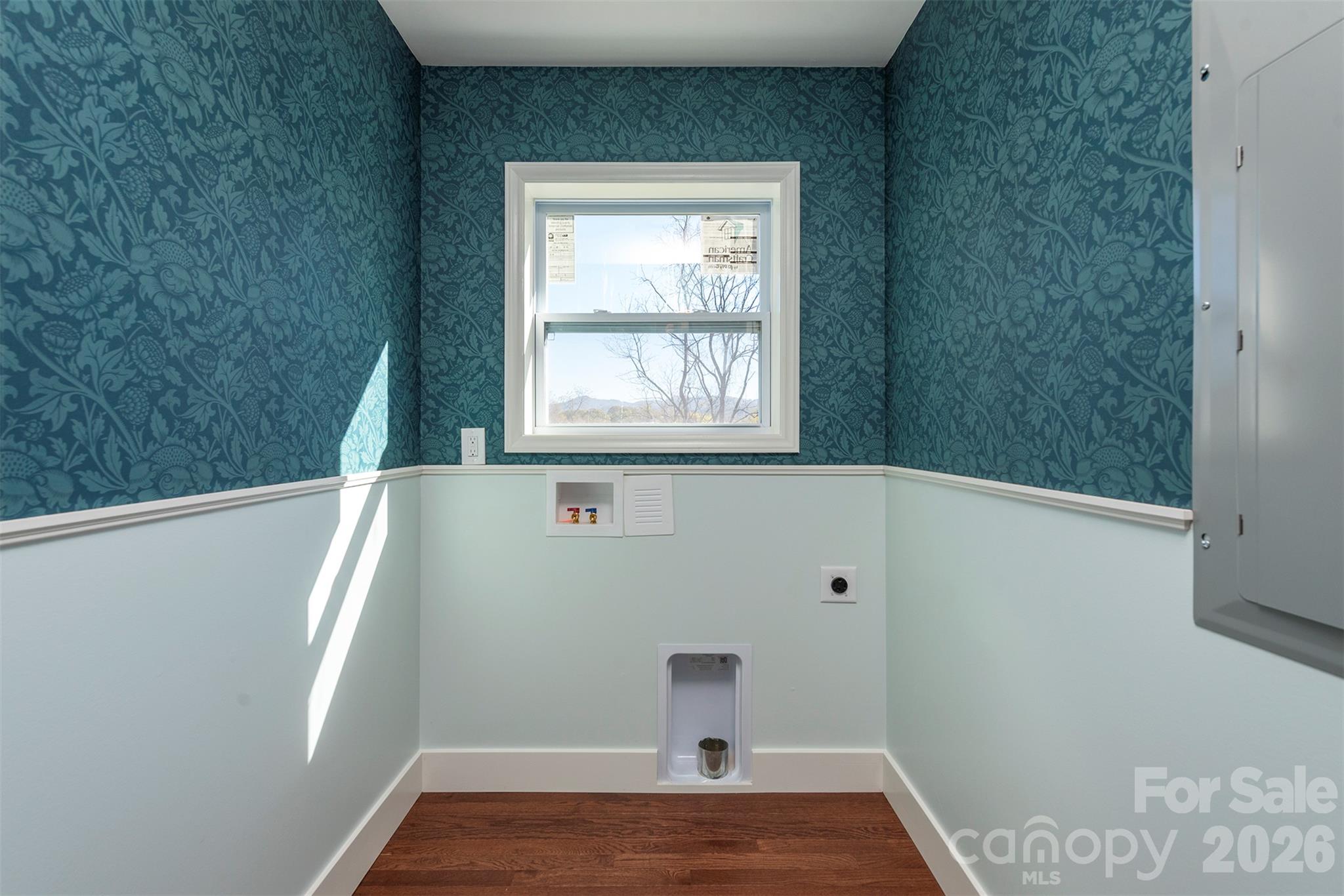 laundry room - 14 Crestfield Avenue, Asheville