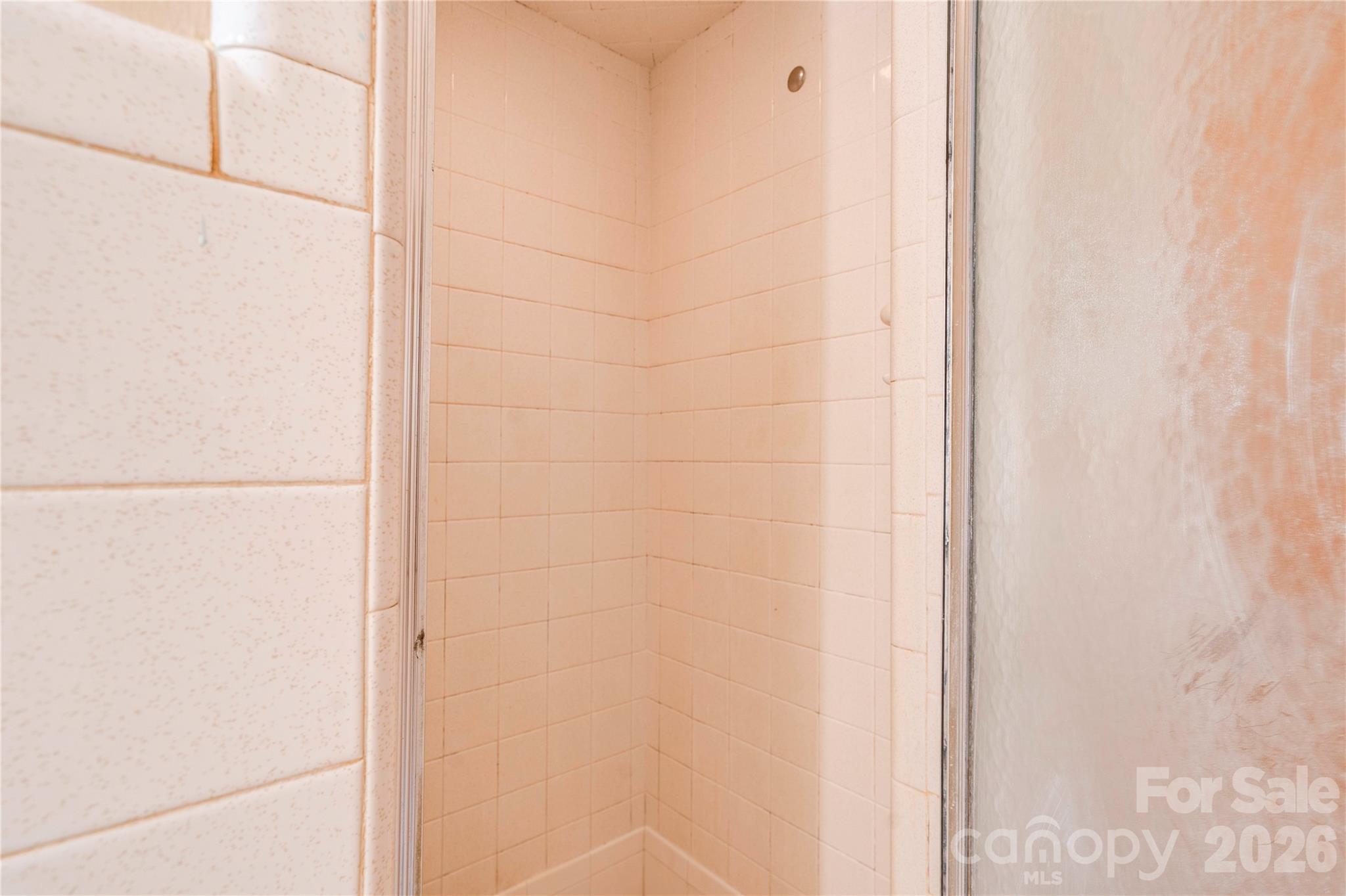 Hall Bathroom - 204 Stony Point Road, Kings Mountain