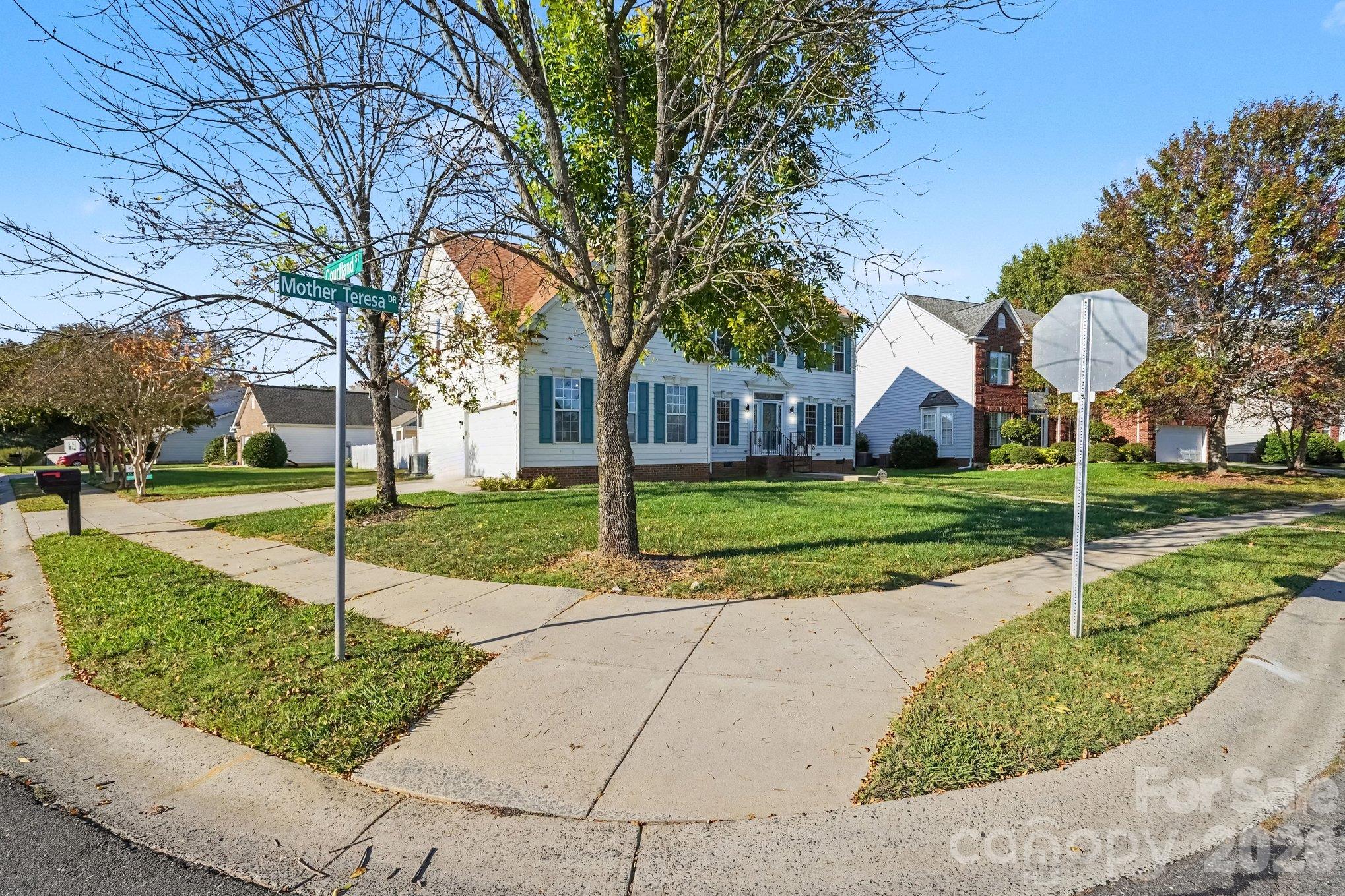 Single Family Residence at 6500 Courtland Street, Indian Trail, photo 4 of 32