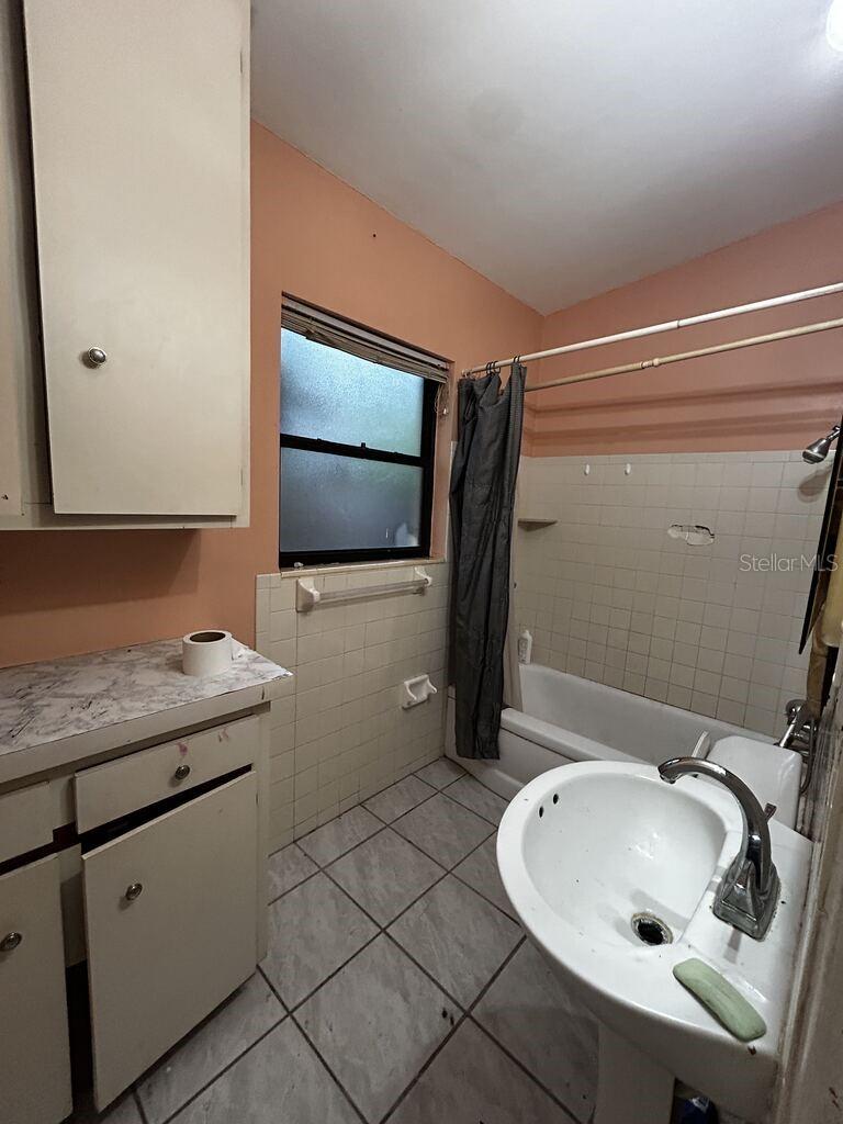 Single Family Residence at 2145 42ND AVE N, ST PETERSBURG, photo 4 of 6