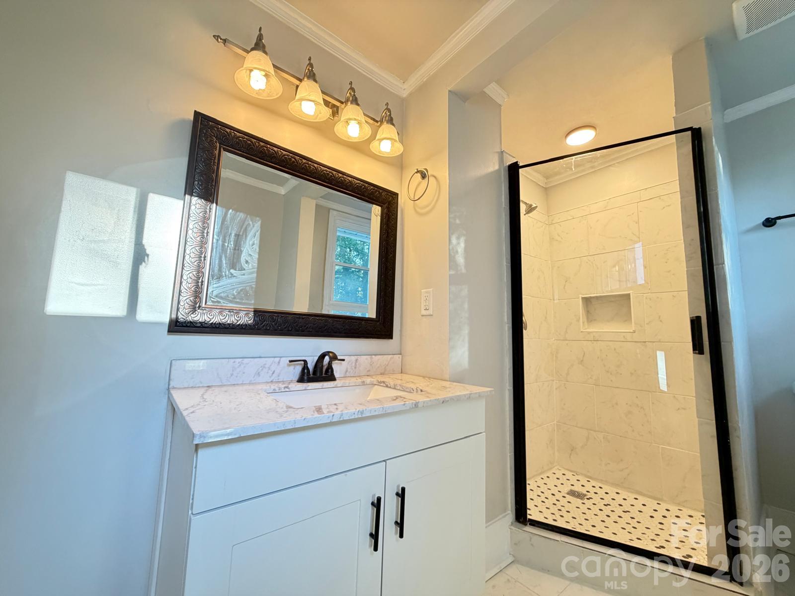 Full bathroom - 510 Leslie Street, Chester