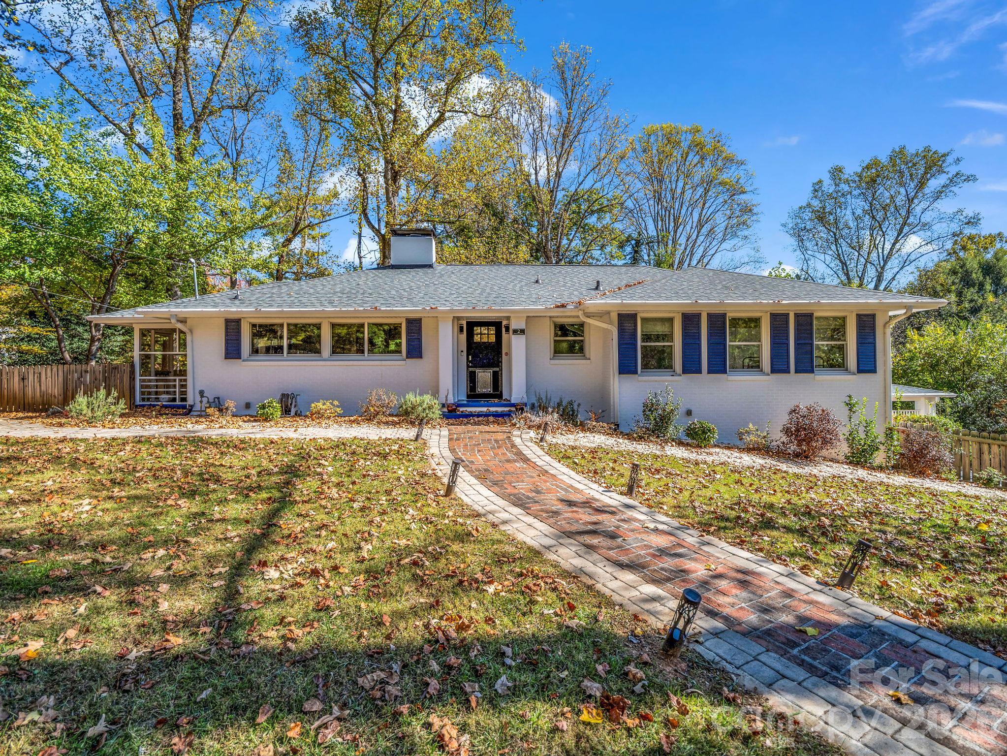 Single Family Residence at 2 Bevlyn Drive, Asheville, photo 2 of 93