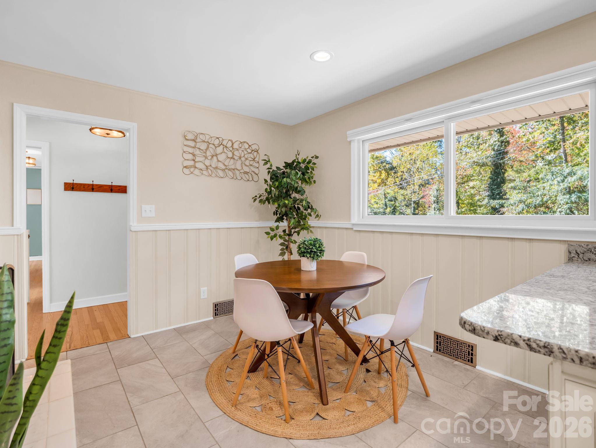 Single Family Residence at 2 Bevlyn Drive, Asheville, photo 16 of 93