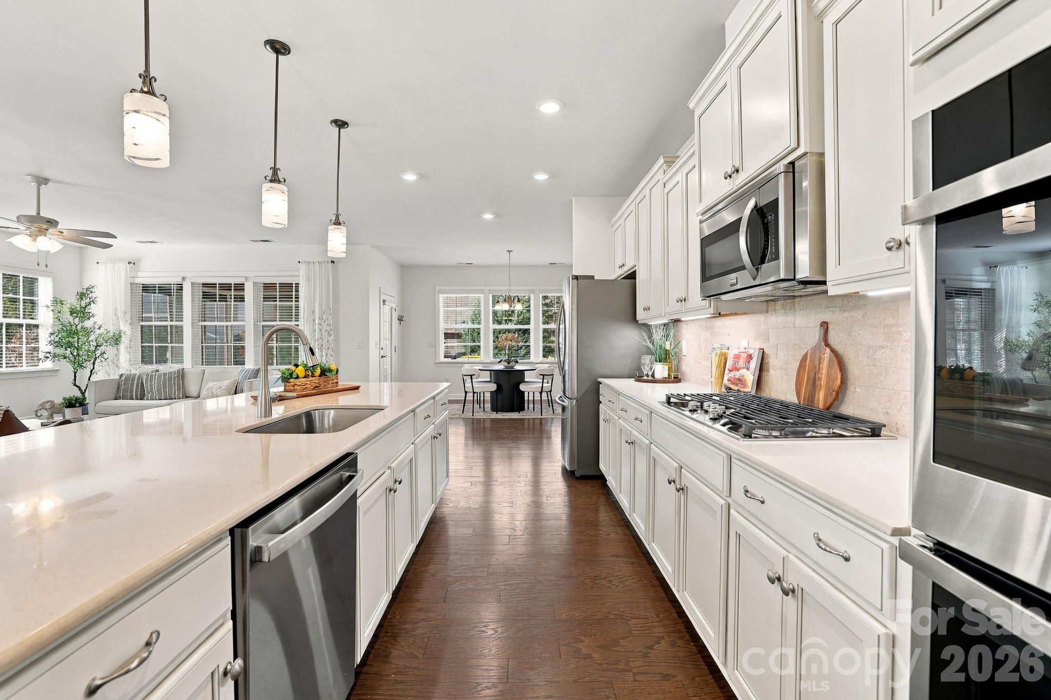 Upgraded appliances - 3103 Arches Bluff Circle, Lancaster
