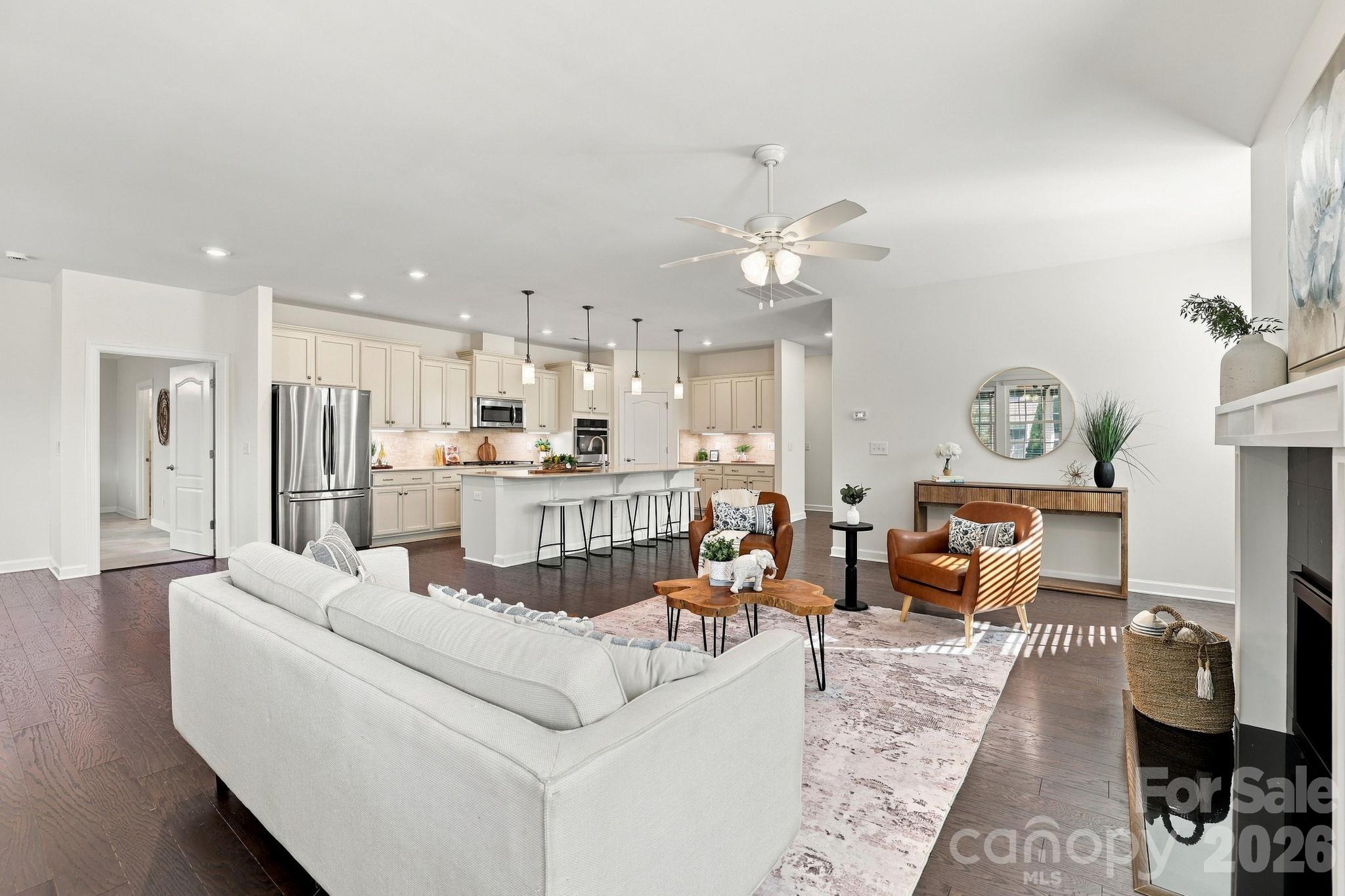 Single Family Residence at 3103 Arches Bluff Circle, Lancaster, photo 16 of 48