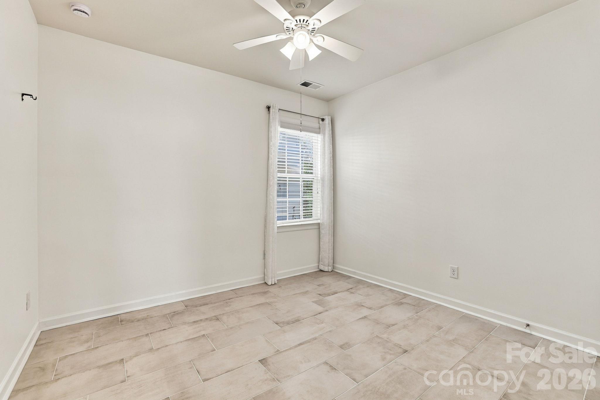 giest room #1 - 3103 Arches Bluff Circle, Lancaster
