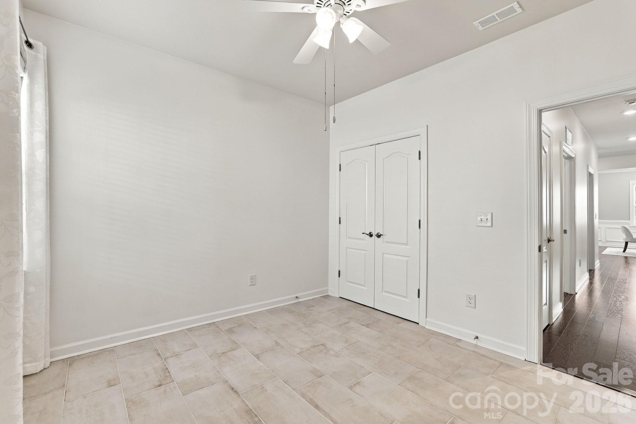 Single Family Residence at 3103 Arches Bluff Circle, Lancaster, photo 24 of 48