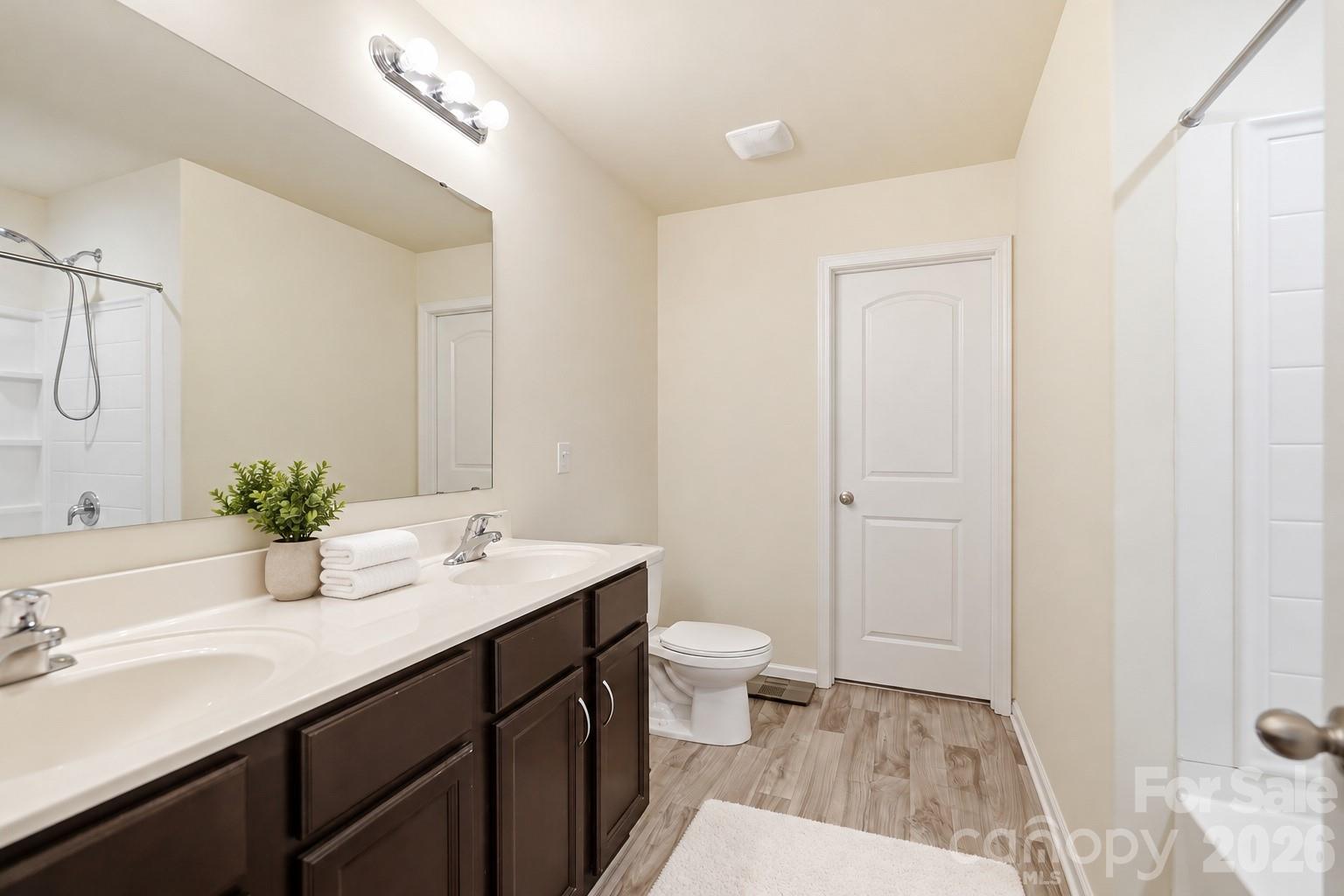 Single Family Residence at 703 Rhodes Avenue, Kings Mountain, photo 23 of 38
