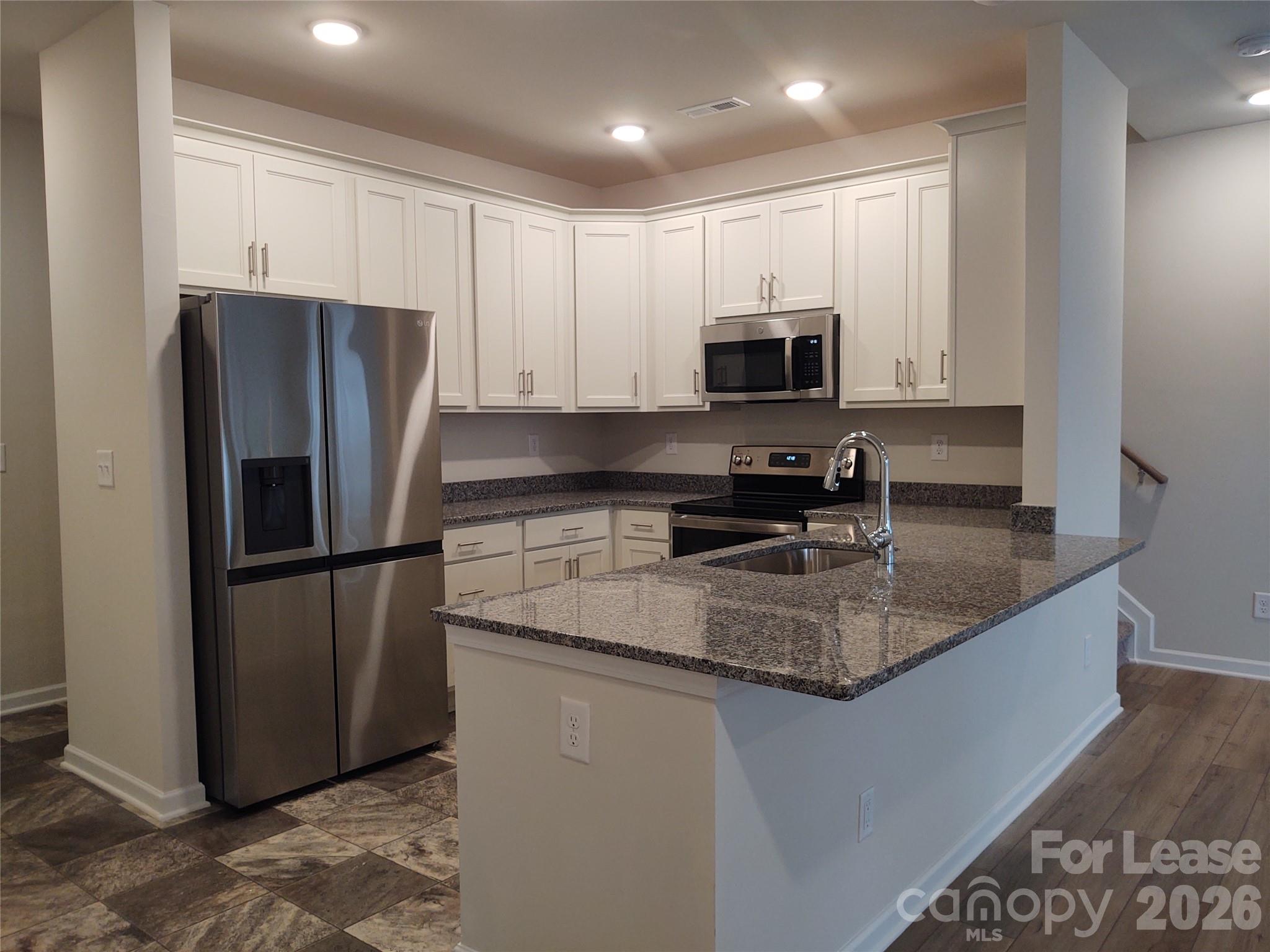 Single Family Residence at 1113 Verdigris Drive, Gastonia, photo 2 of 23