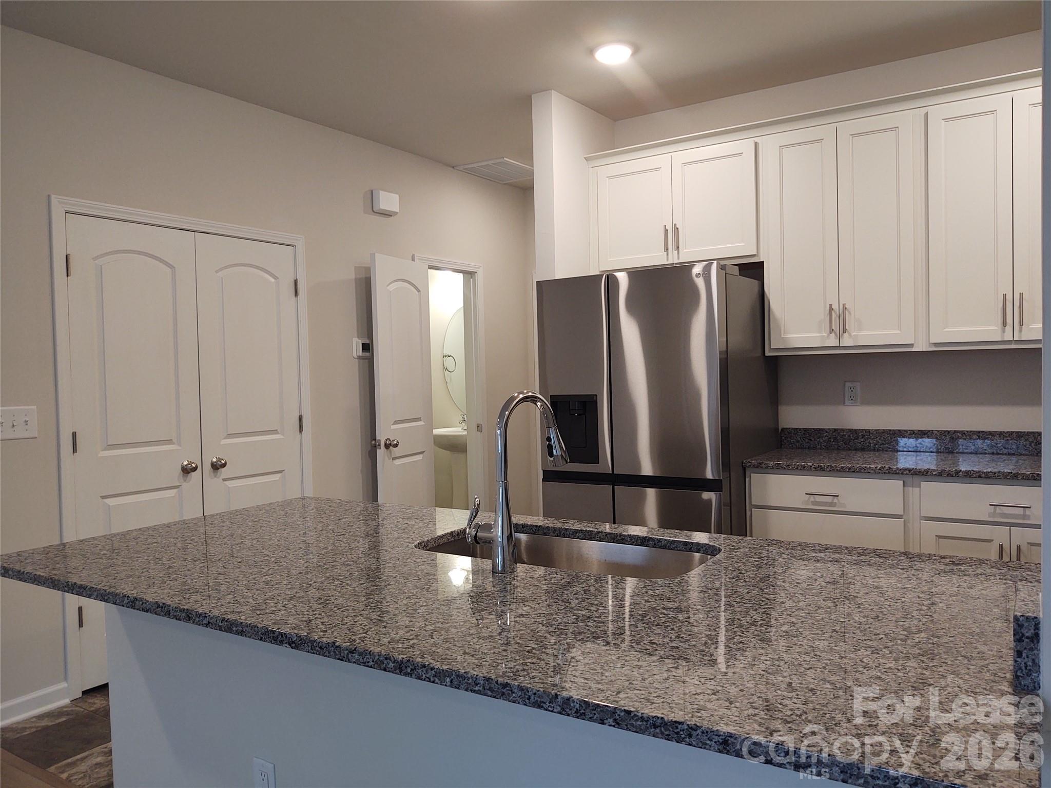 Single Family Residence at 1113 Verdigris Drive, Gastonia, photo 3 of 23
