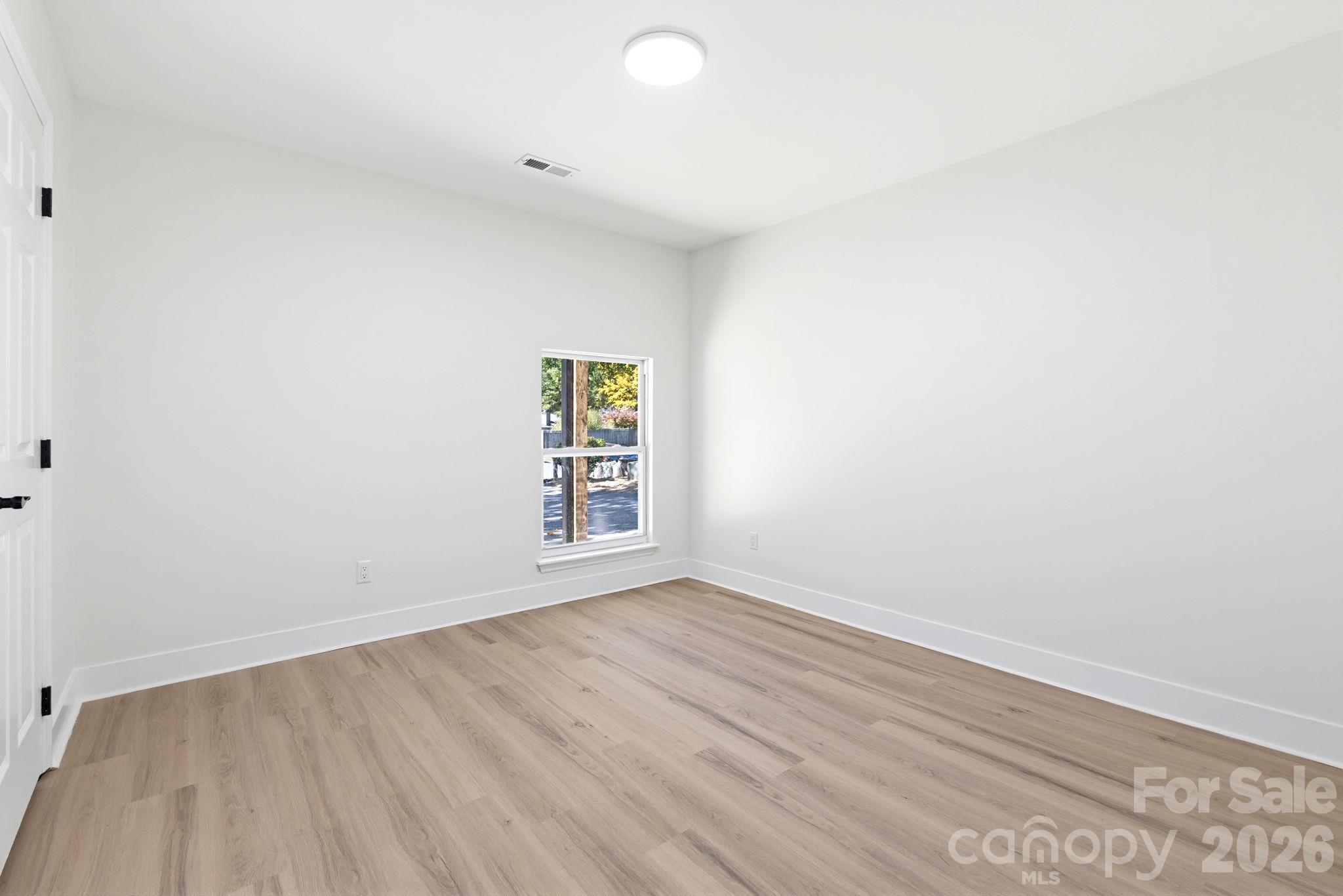 Single Family Residence at 7532 Eastbourne Road, Charlotte, photo 23 of 27