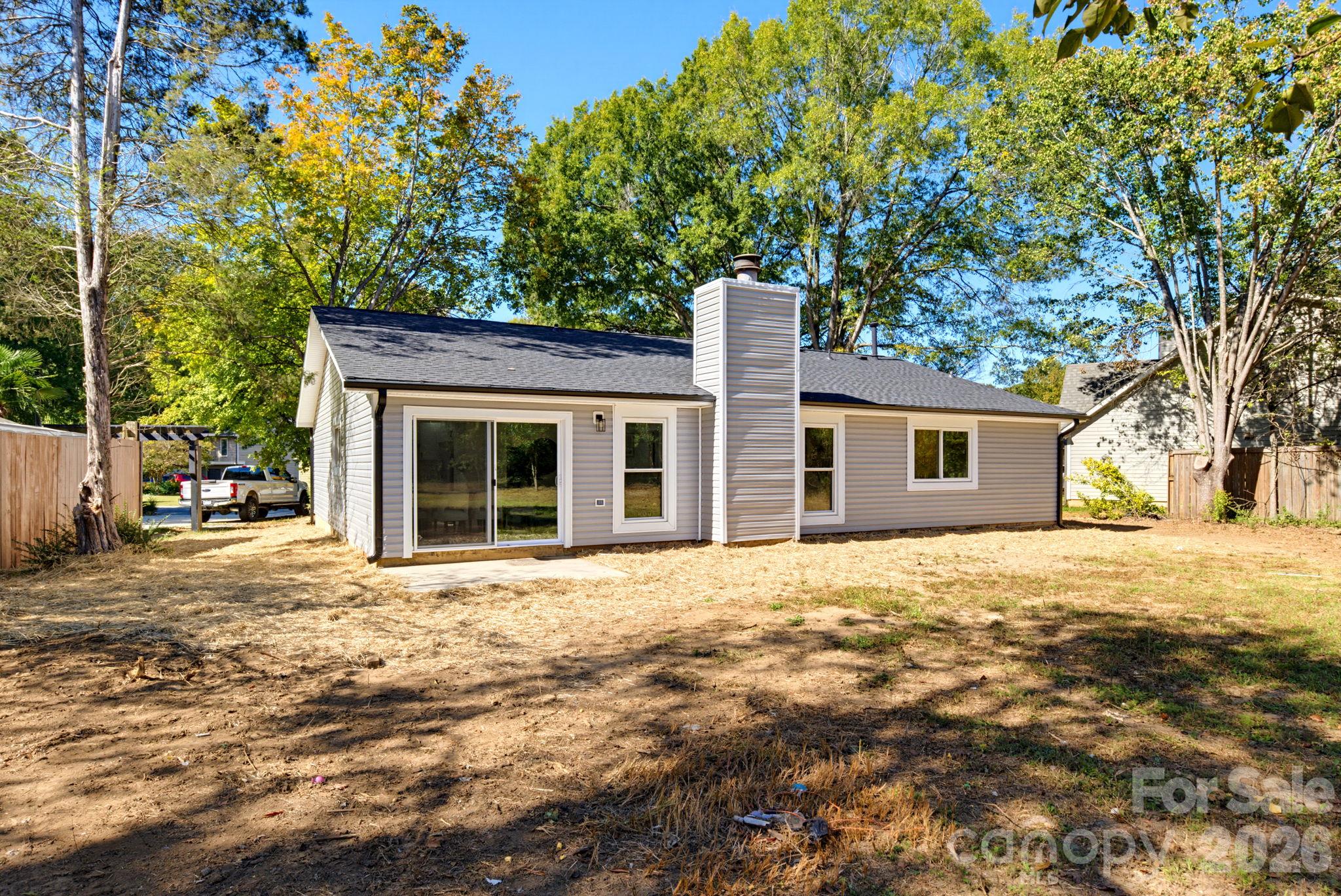 Single Family Residence at 7532 Eastbourne Road, Charlotte, photo 24 of 27