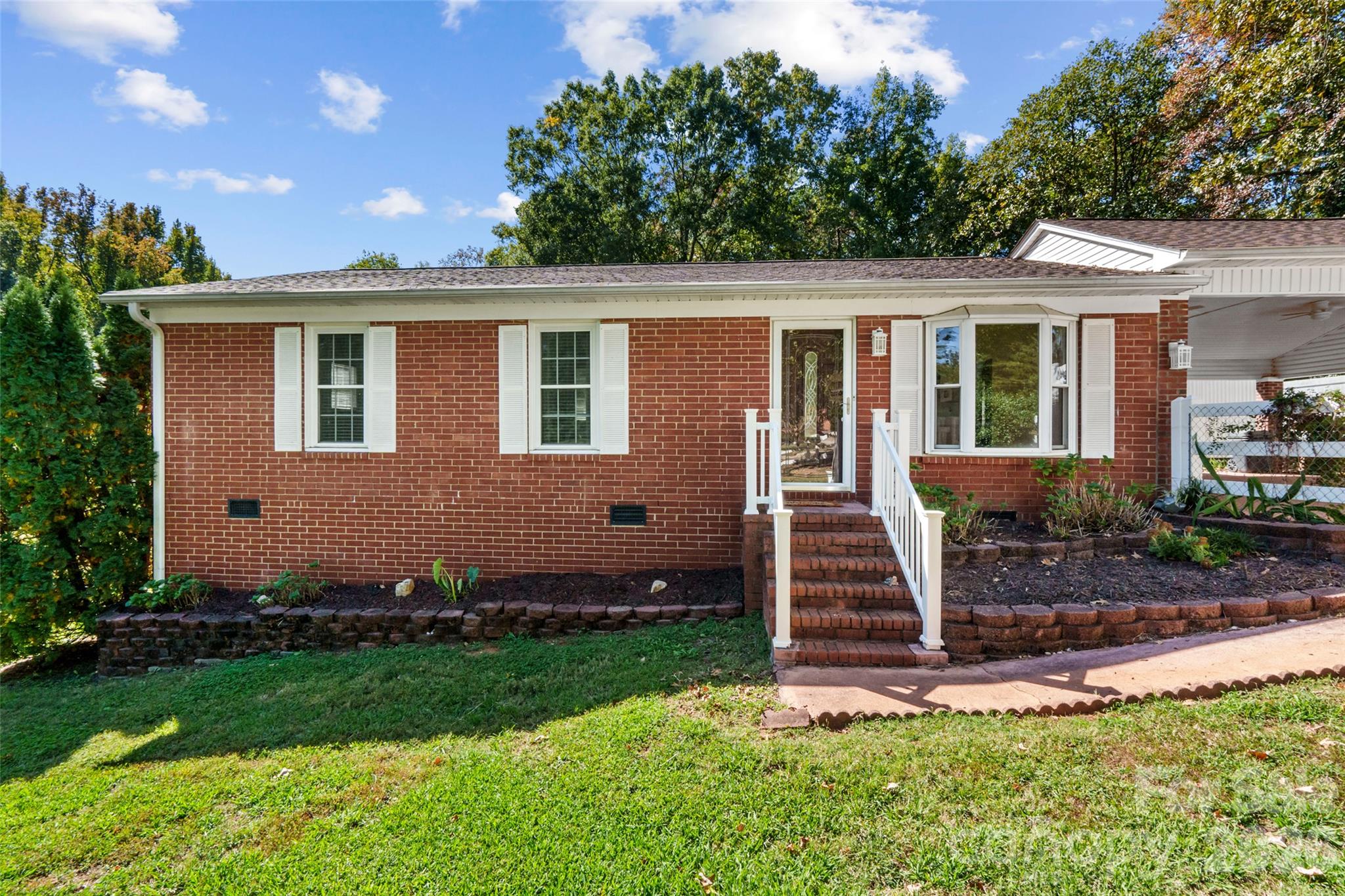 Single Family Residence at 3275 Bratton Drive, Rock Hill, photo 3 of 32