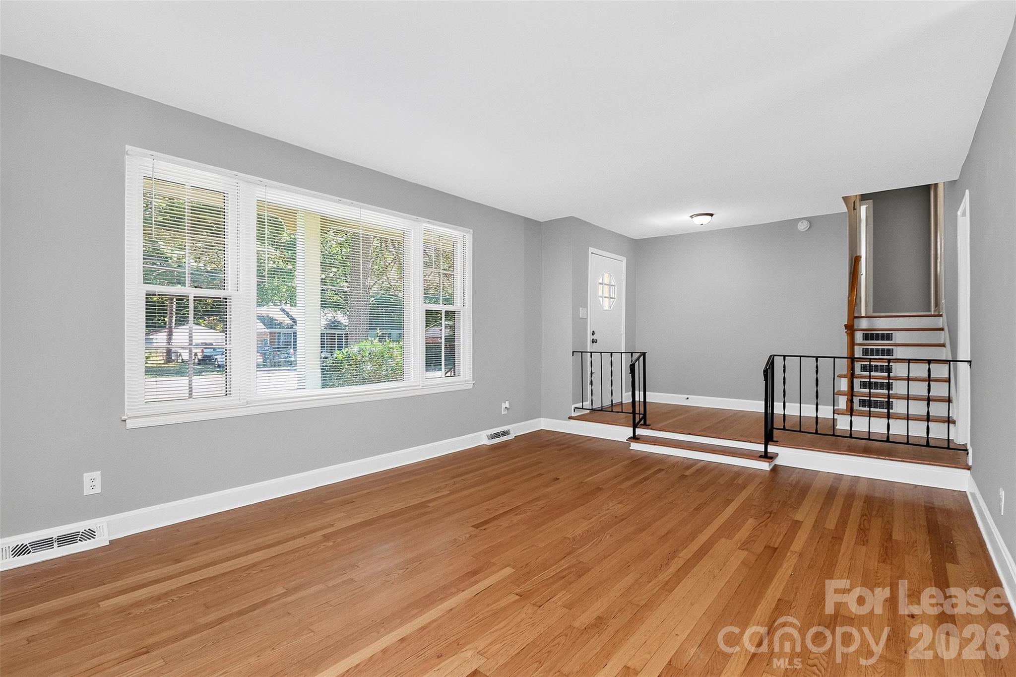 Single Family Residence at 5200 Amity Place, Charlotte, photo 5 of 18