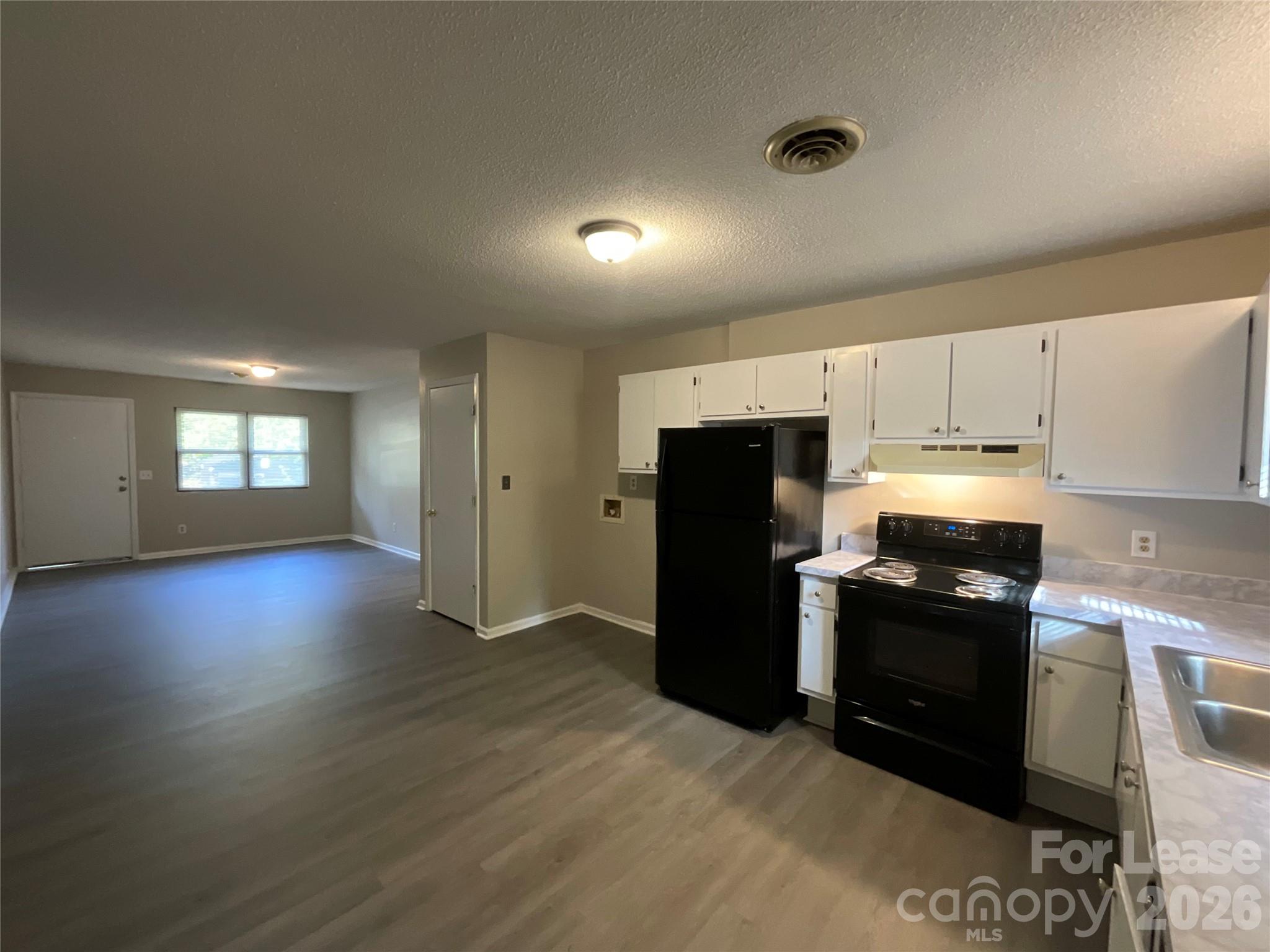 Townhouse at 201 Arthur Drive, Thomasville, photo 4 of 12