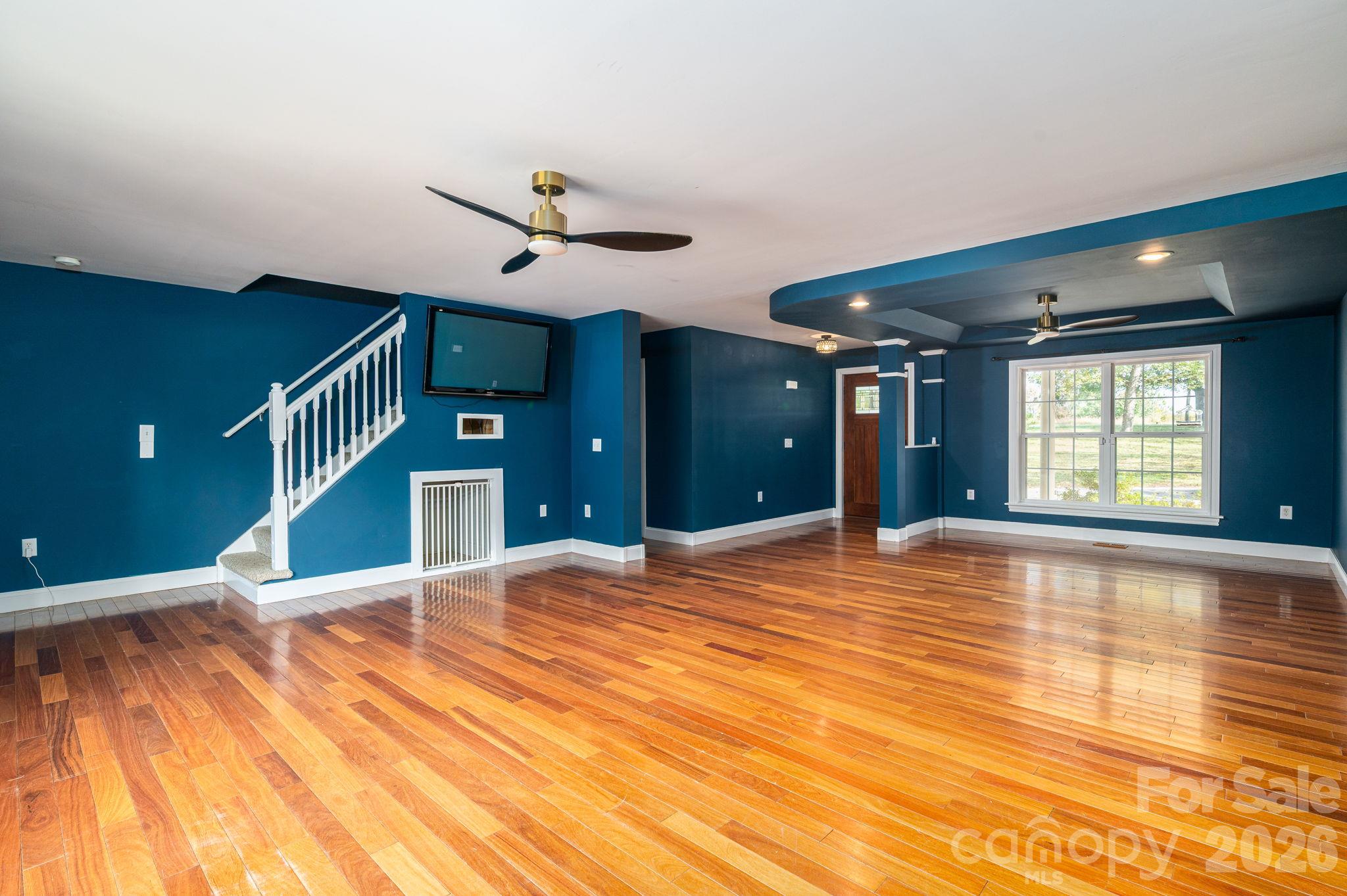 Single Family Residence at 839 Casar Belwood Road, Lawndale, photo 2 of 46