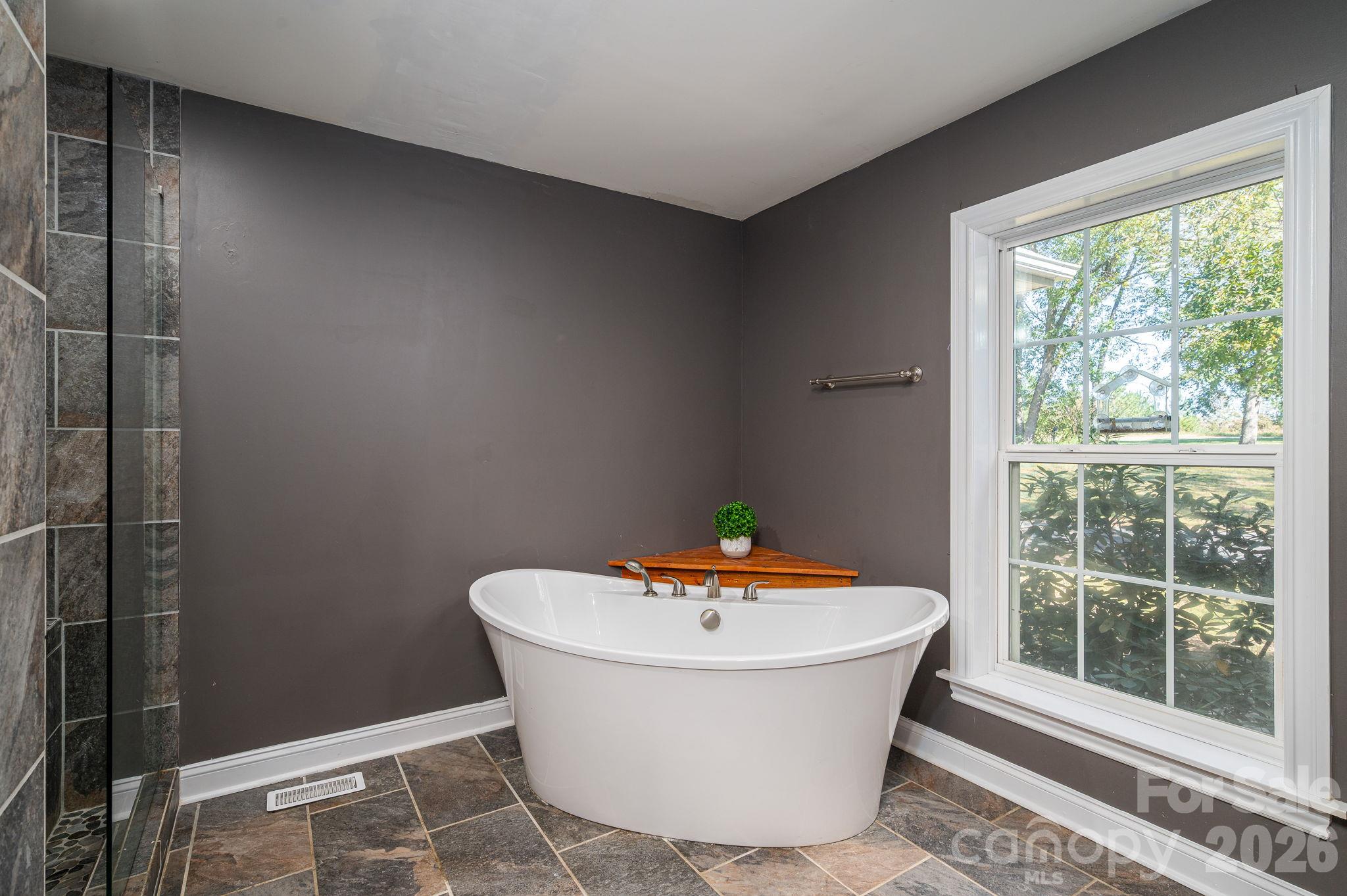 Single Family Residence at 839 Casar Belwood Road, Lawndale, photo 4 of 46