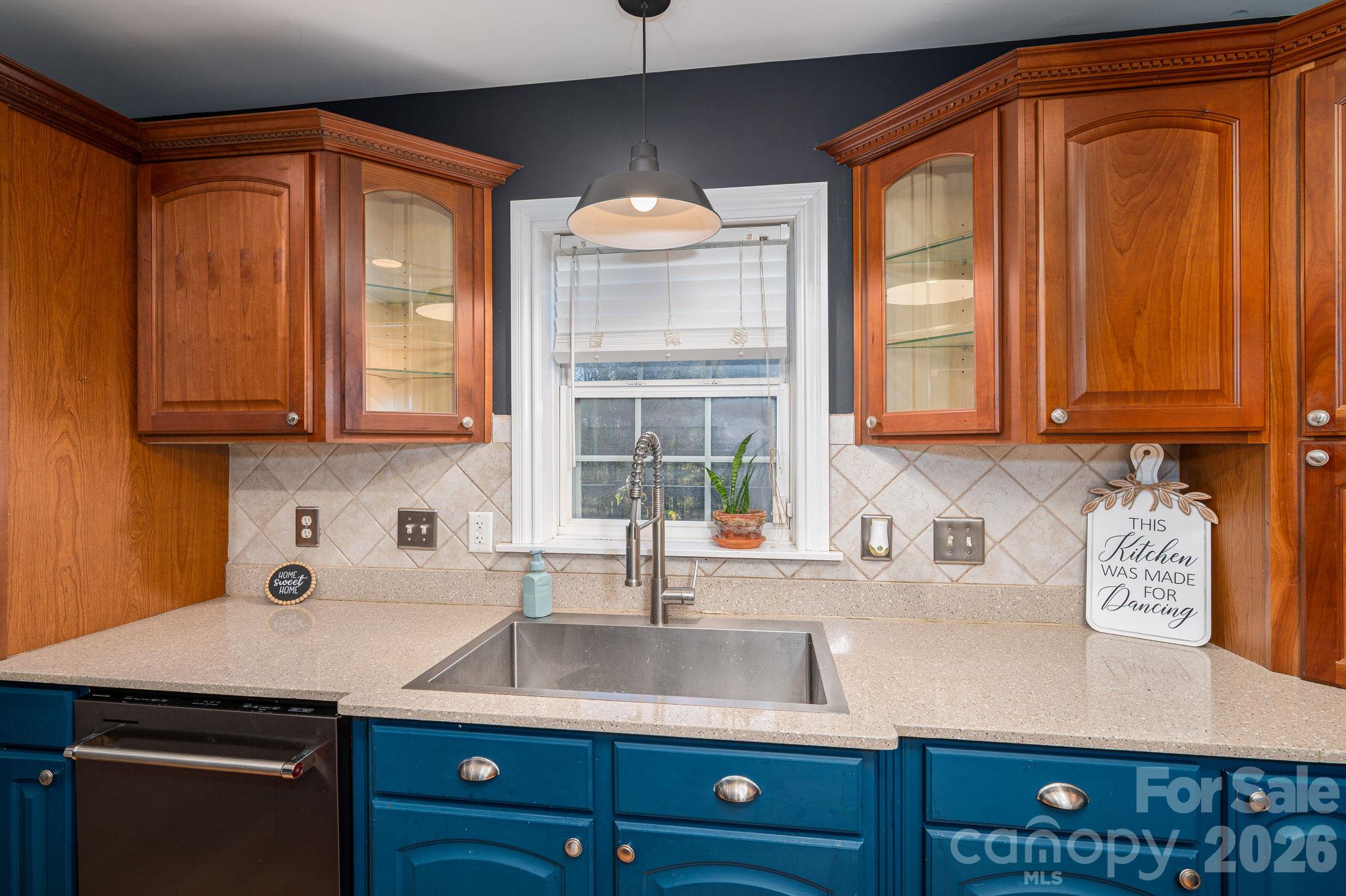 Single Family Residence at 839 Casar Belwood Road, Lawndale, photo 15 of 46