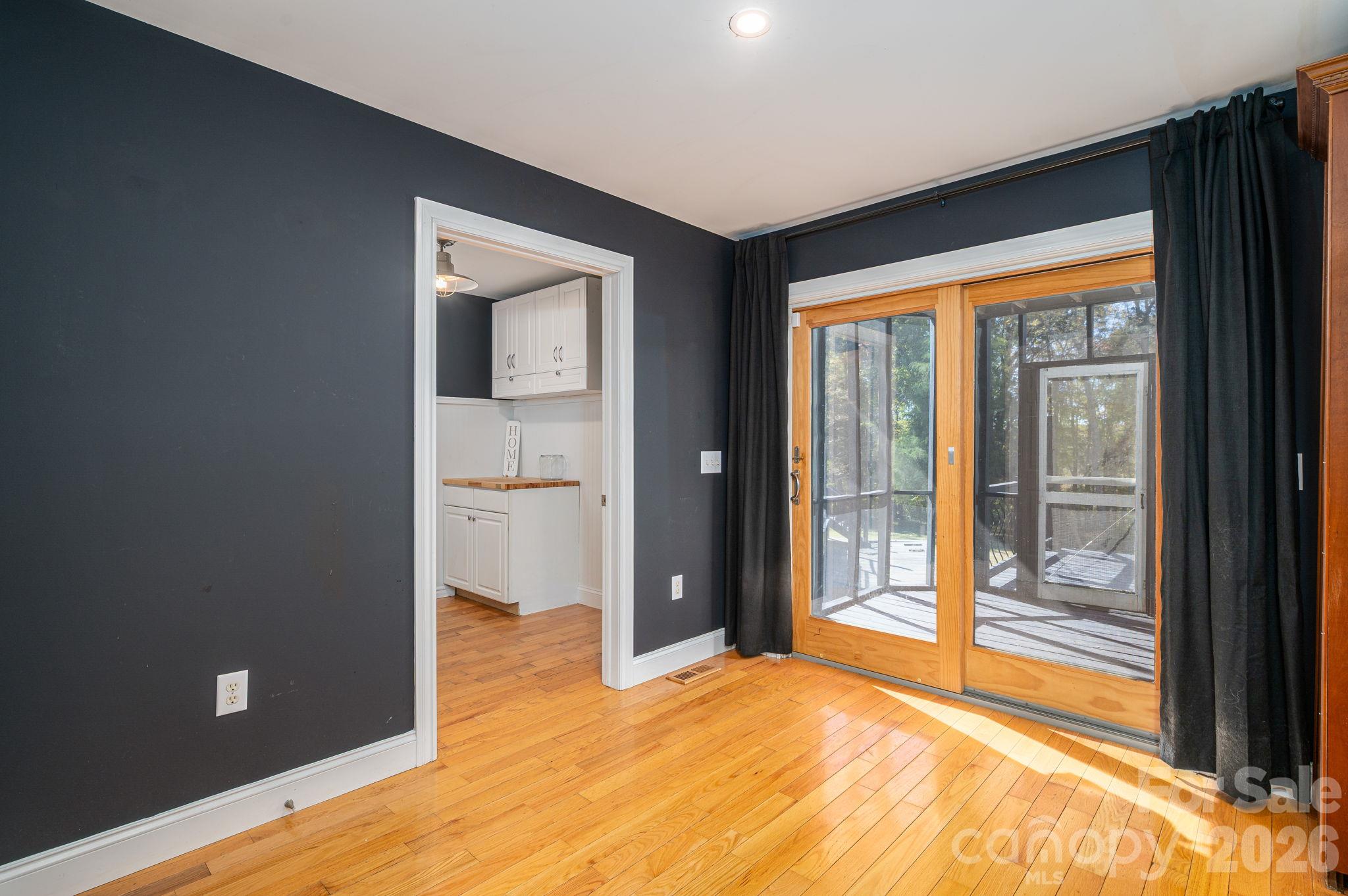 Single Family Residence at 839 Casar Belwood Road, Lawndale, photo 17 of 46
