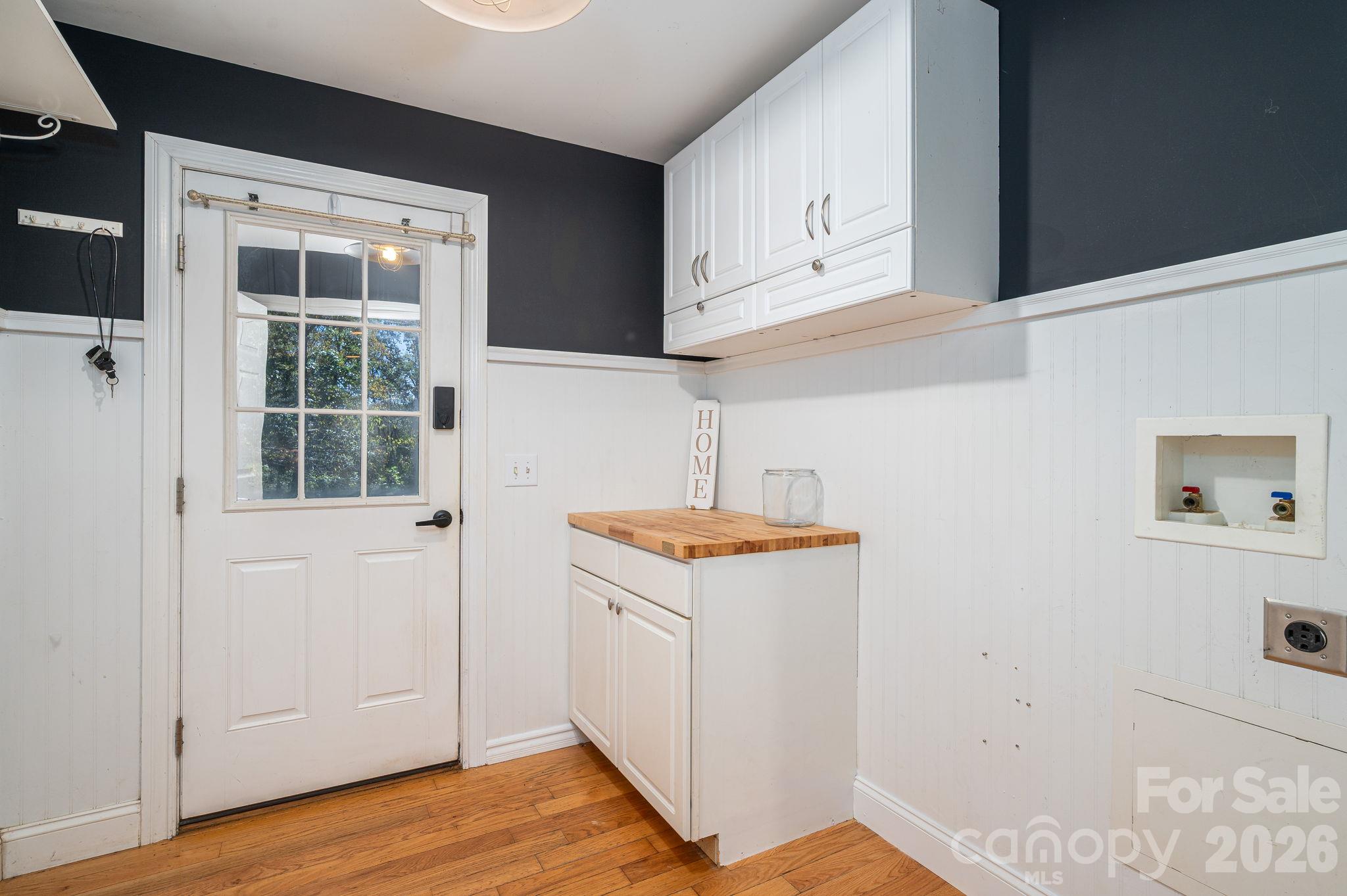 Single Family Residence at 839 Casar Belwood Road, Lawndale, photo 18 of 46