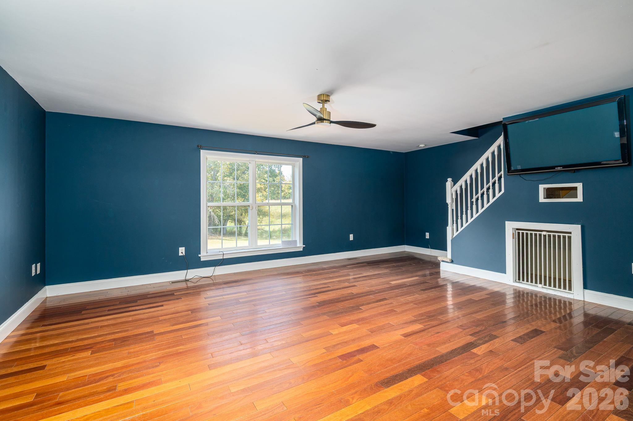 Single Family Residence at 839 Casar Belwood Road, Lawndale, photo 25 of 46