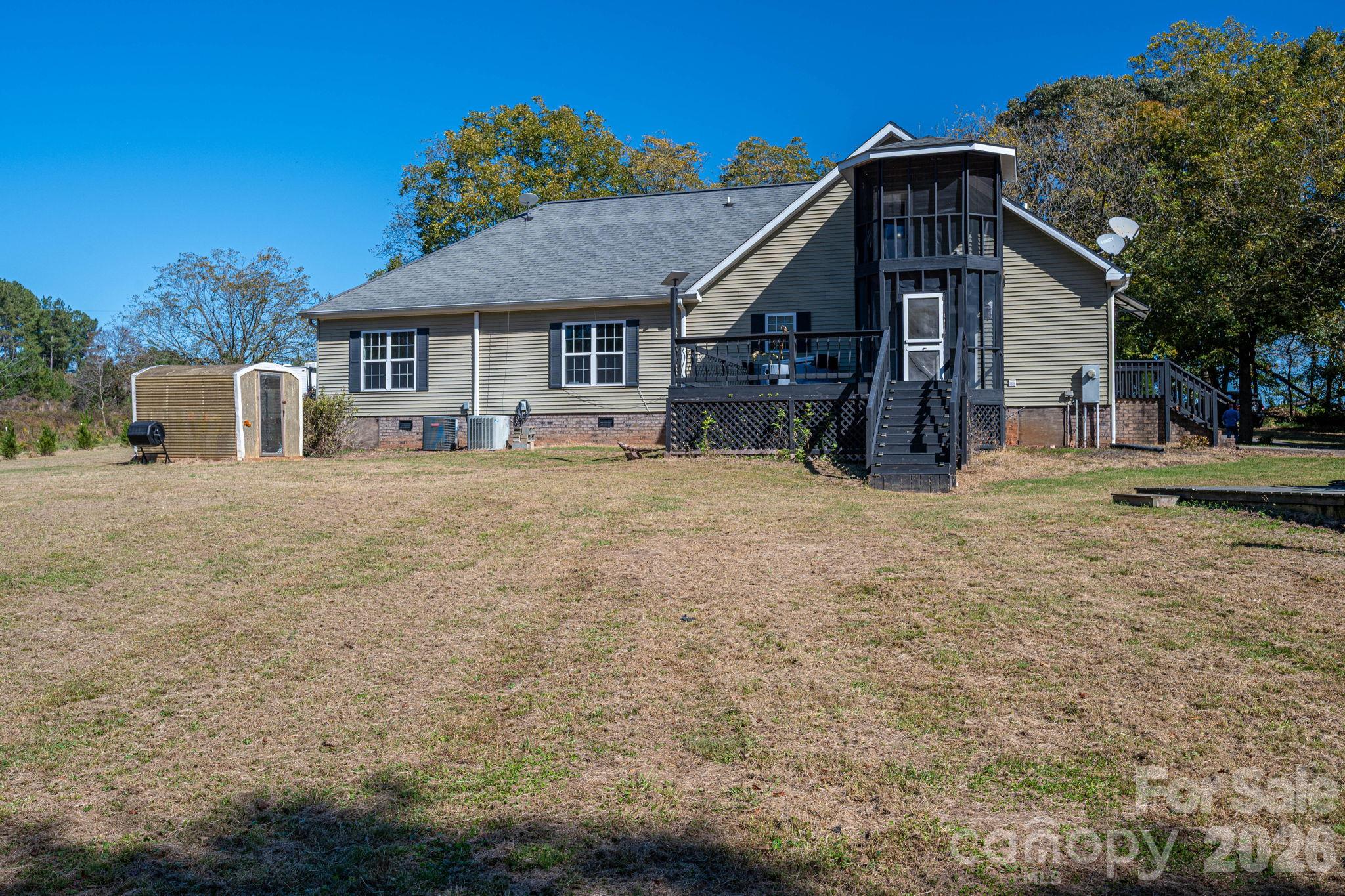 Single Family Residence at 839 Casar Belwood Road, Lawndale, photo 37 of 46