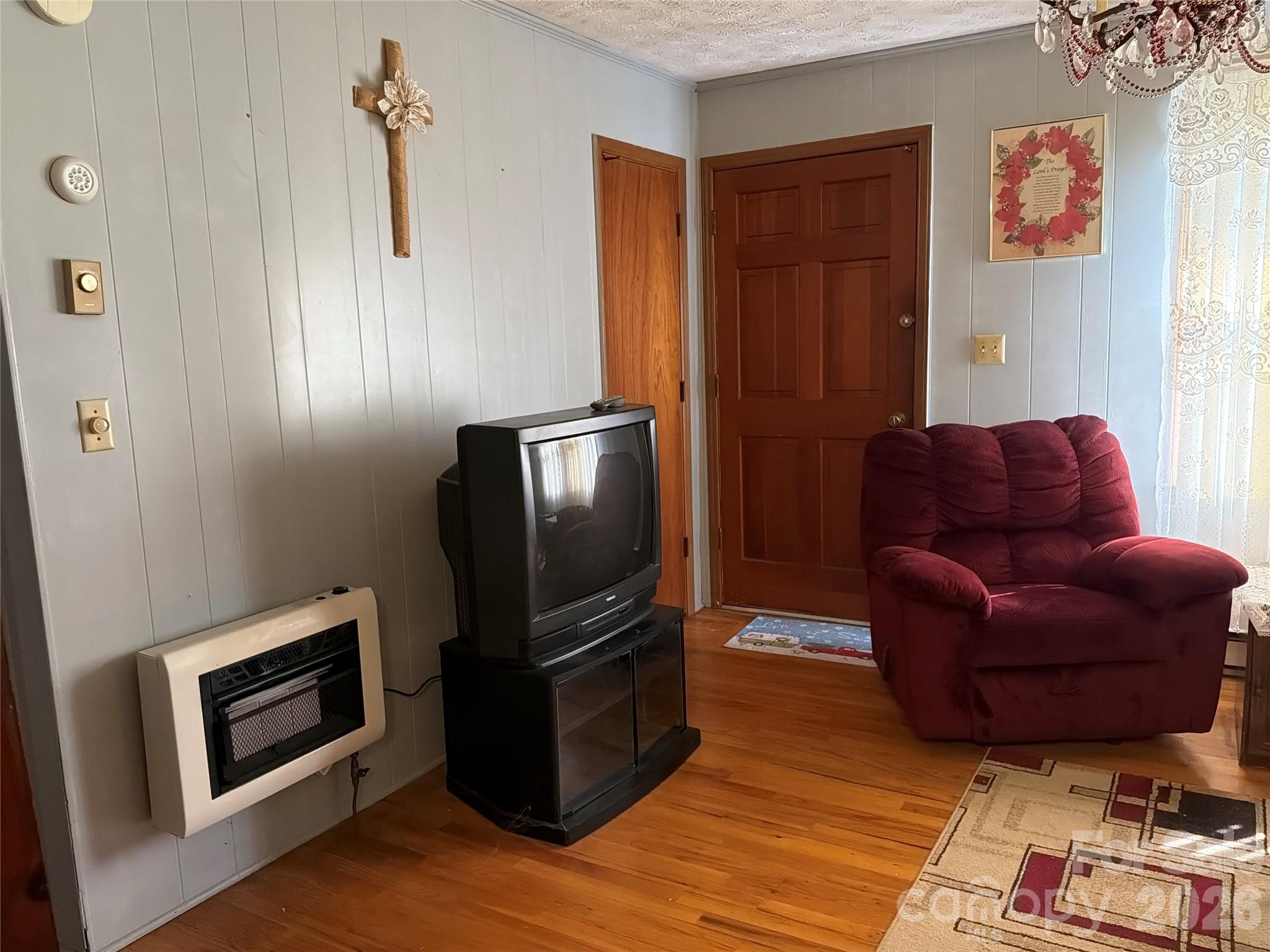 Living Room - 1292 Harrington Road, Wadesboro