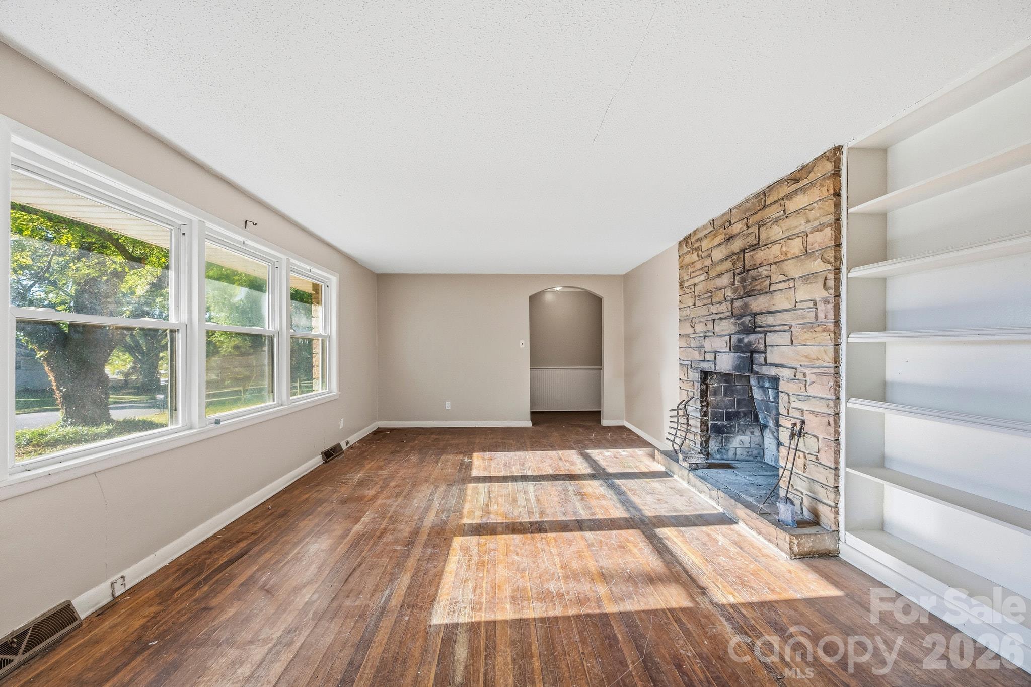 Single Family Residence at 1427 Westbrook Circle, Gastonia, photo 7 of 28