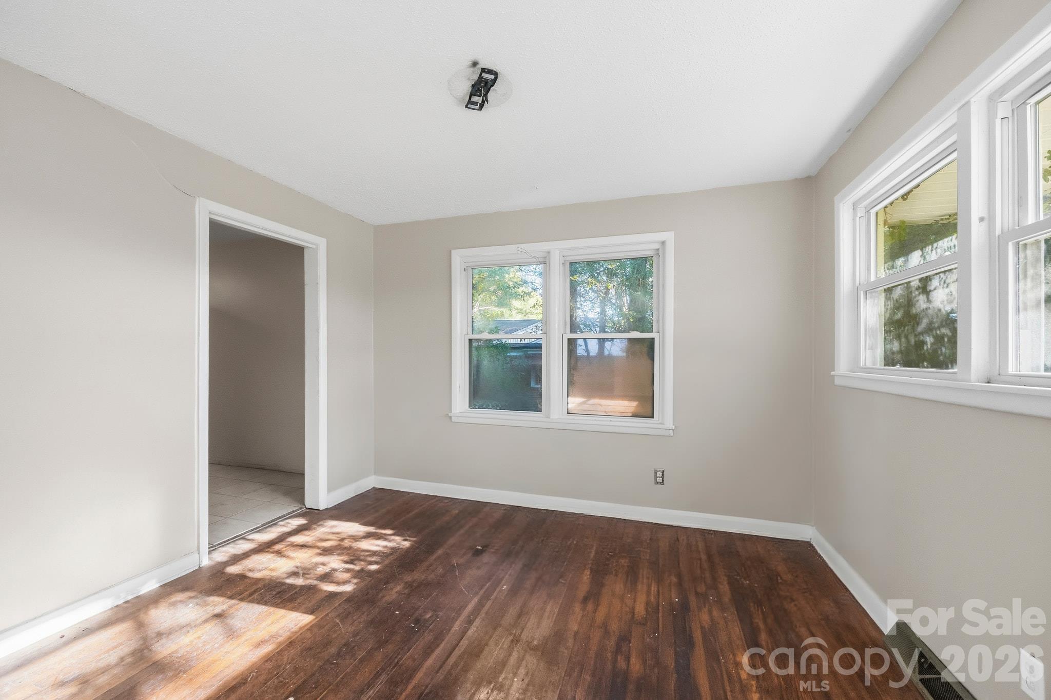 Single Family Residence at 1427 Westbrook Circle, Gastonia, photo 8 of 28