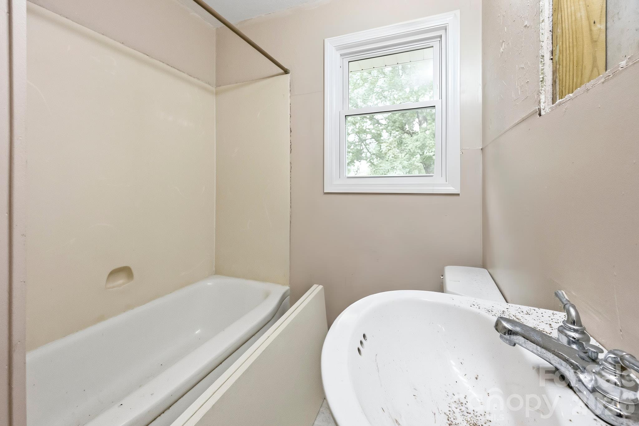 Single Family Residence at 1427 Westbrook Circle, Gastonia, photo 18 of 28