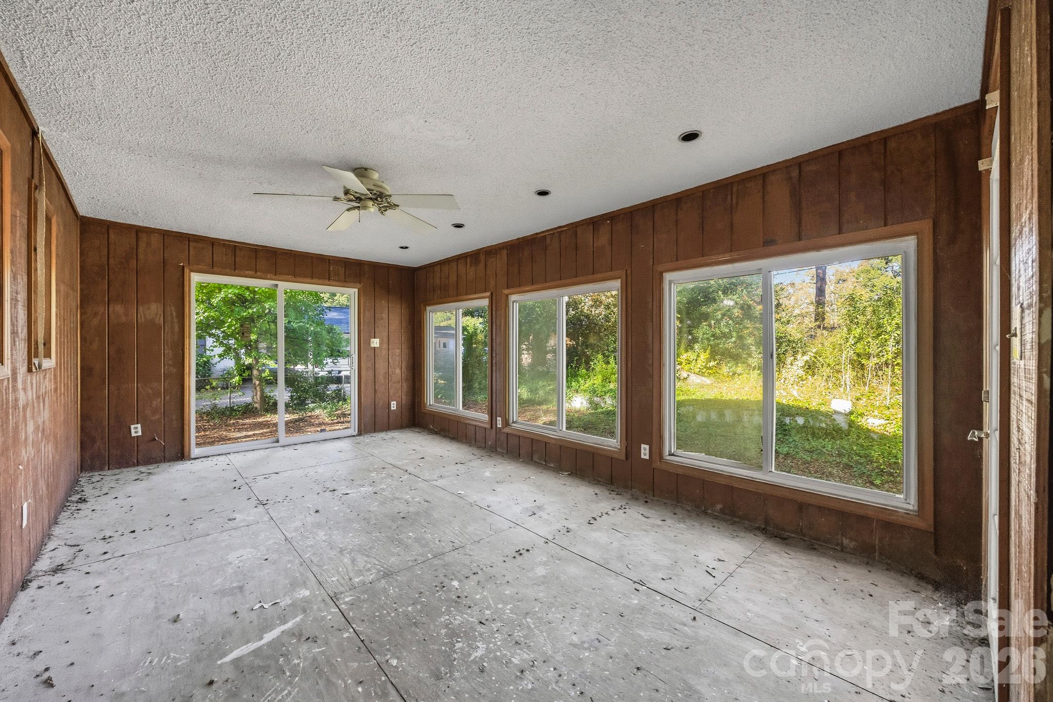 Single Family Residence at 1427 Westbrook Circle, Gastonia, photo 22 of 28