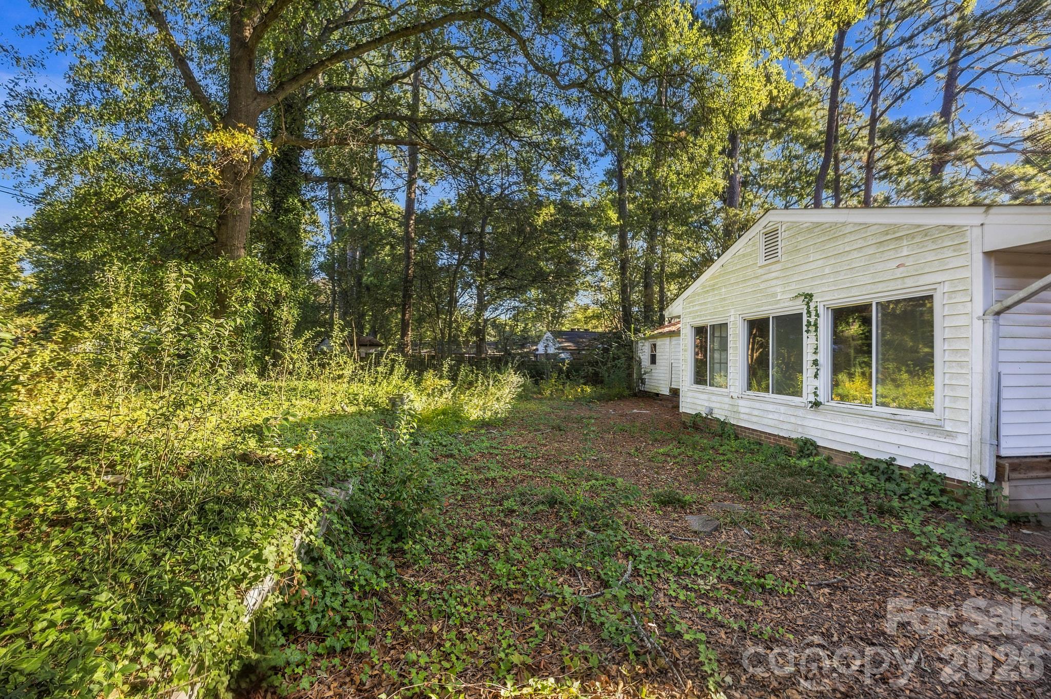 Single Family Residence at 1427 Westbrook Circle, Gastonia, photo 26 of 28