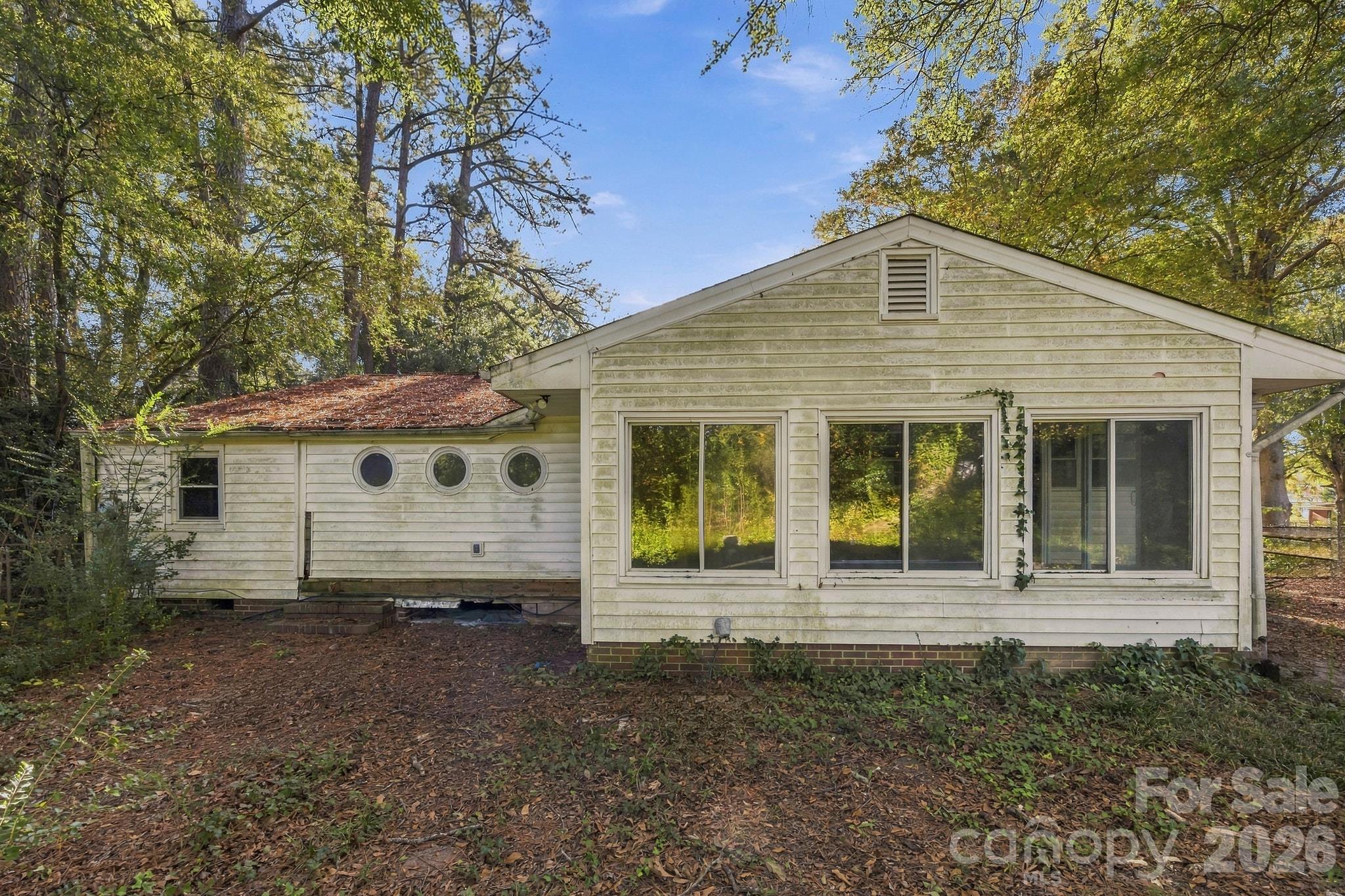 Single Family Residence at 1427 Westbrook Circle, Gastonia, photo 28 of 28