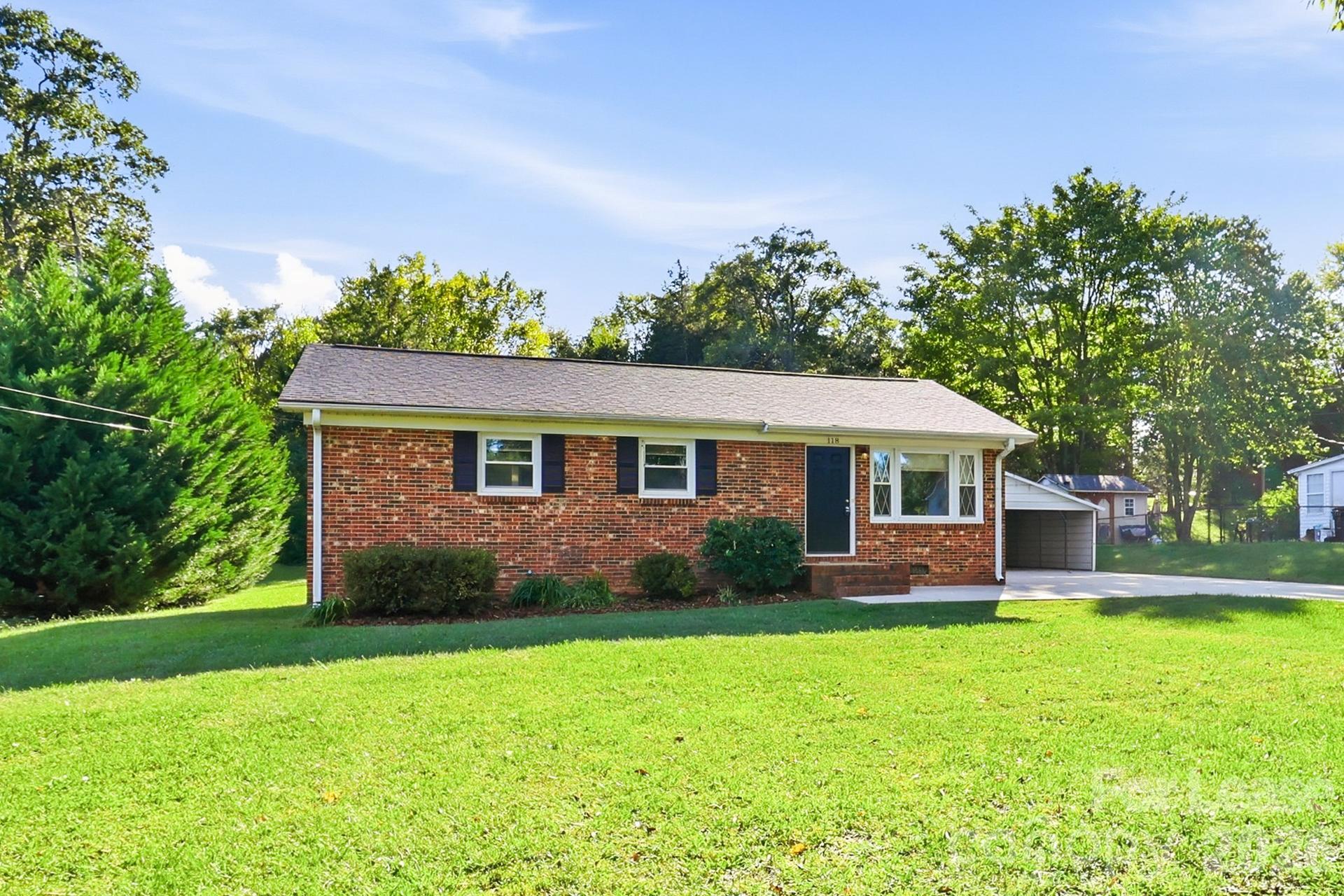 Single Family Residence at 118 Eller Road, Gastonia, photo 2 of 15
