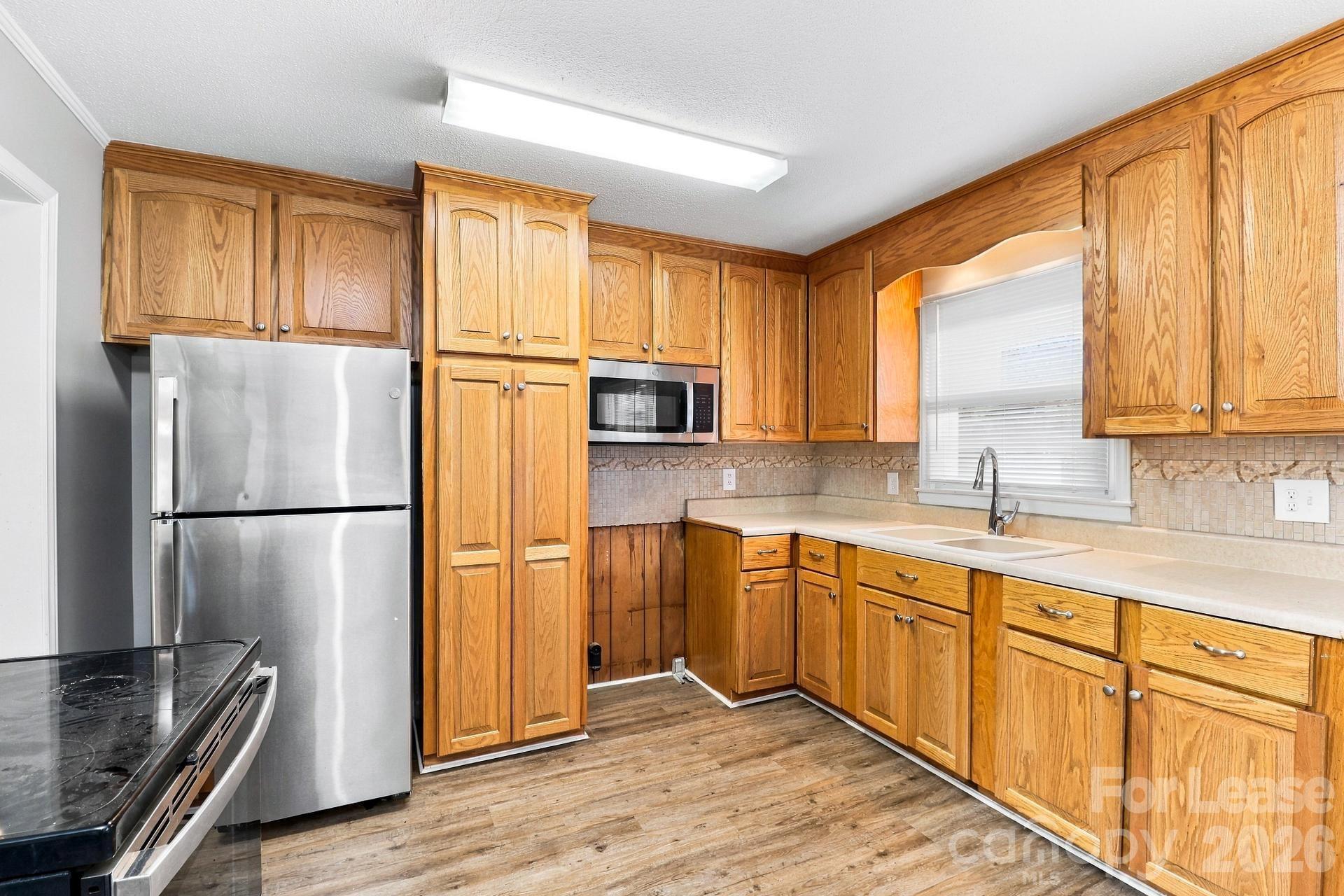 Single Family Residence at 118 Eller Road, Gastonia, photo 3 of 15