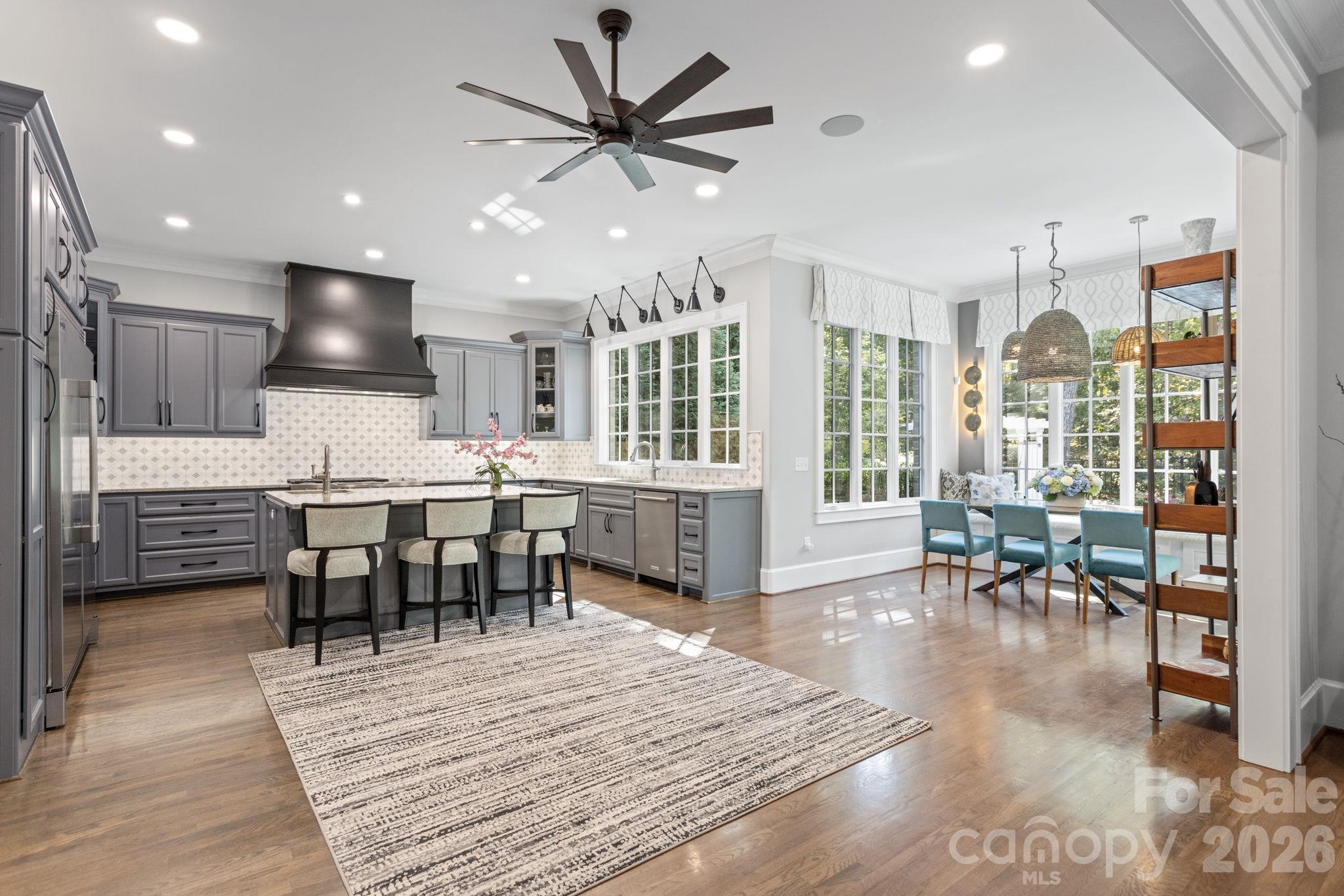 Single Family Residence at 116 Fernbank Court, Simpsonville, photo 10 of 48
