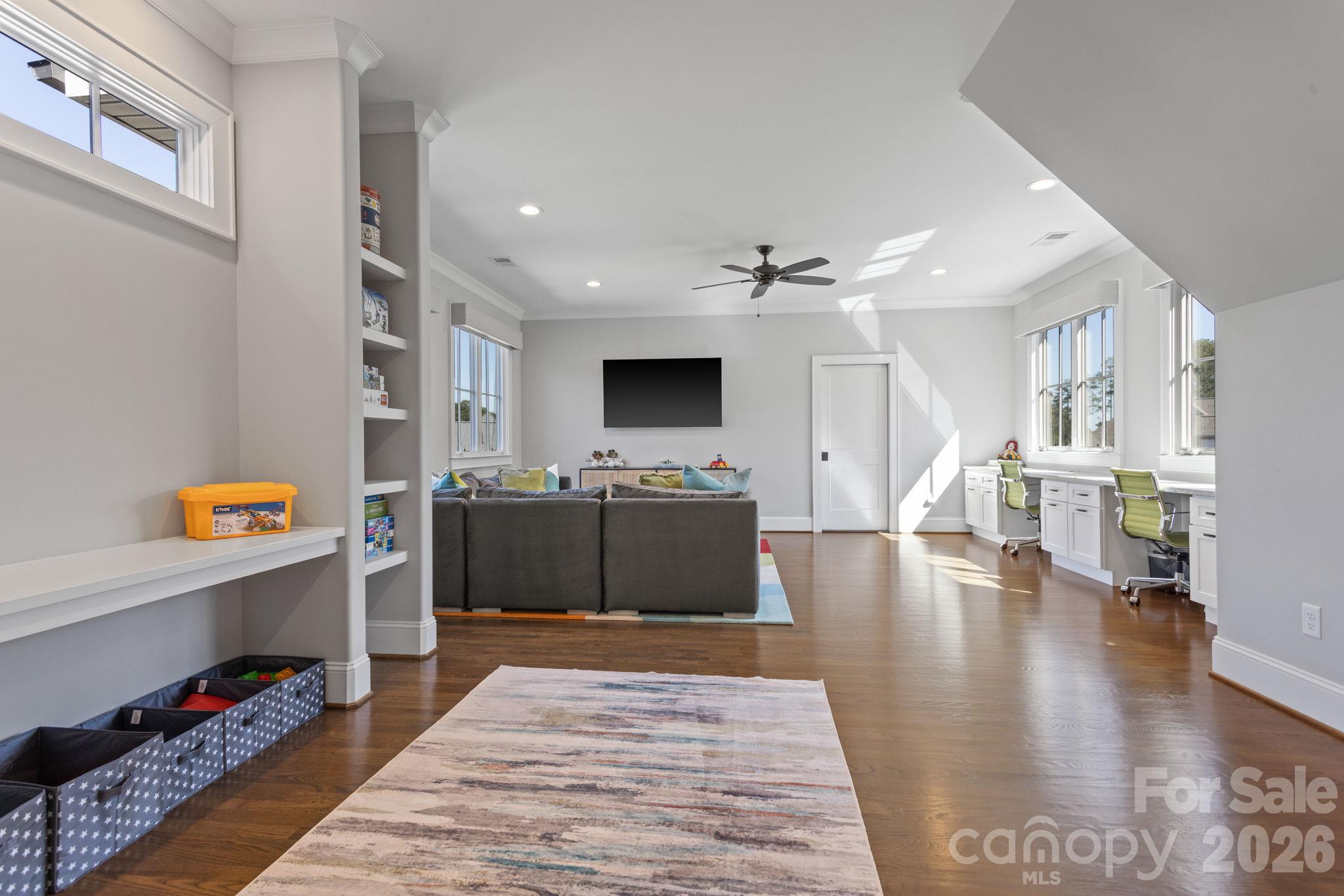 Single Family Residence at 116 Fernbank Court, Simpsonville, photo 32 of 48