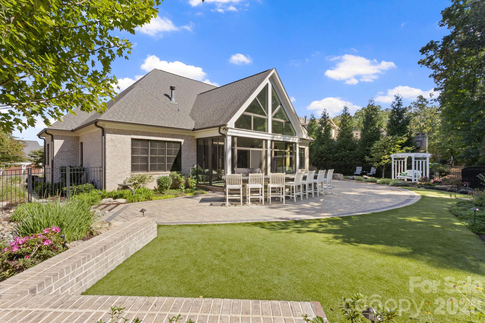 Single Family Residence at 116 Fernbank Court, Simpsonville, photo 40 of 48