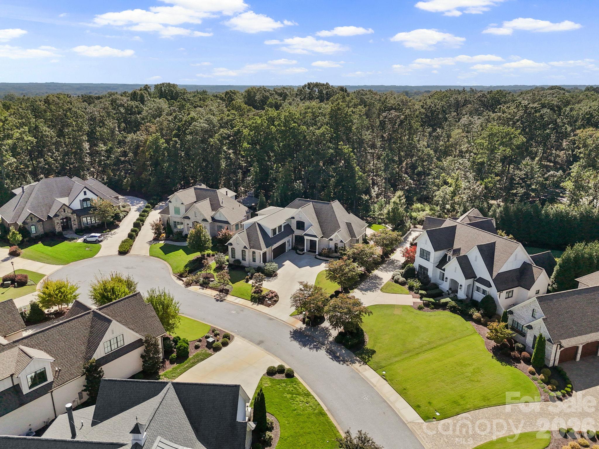 Single Family Residence at 116 Fernbank Court, Simpsonville, photo 42 of 48