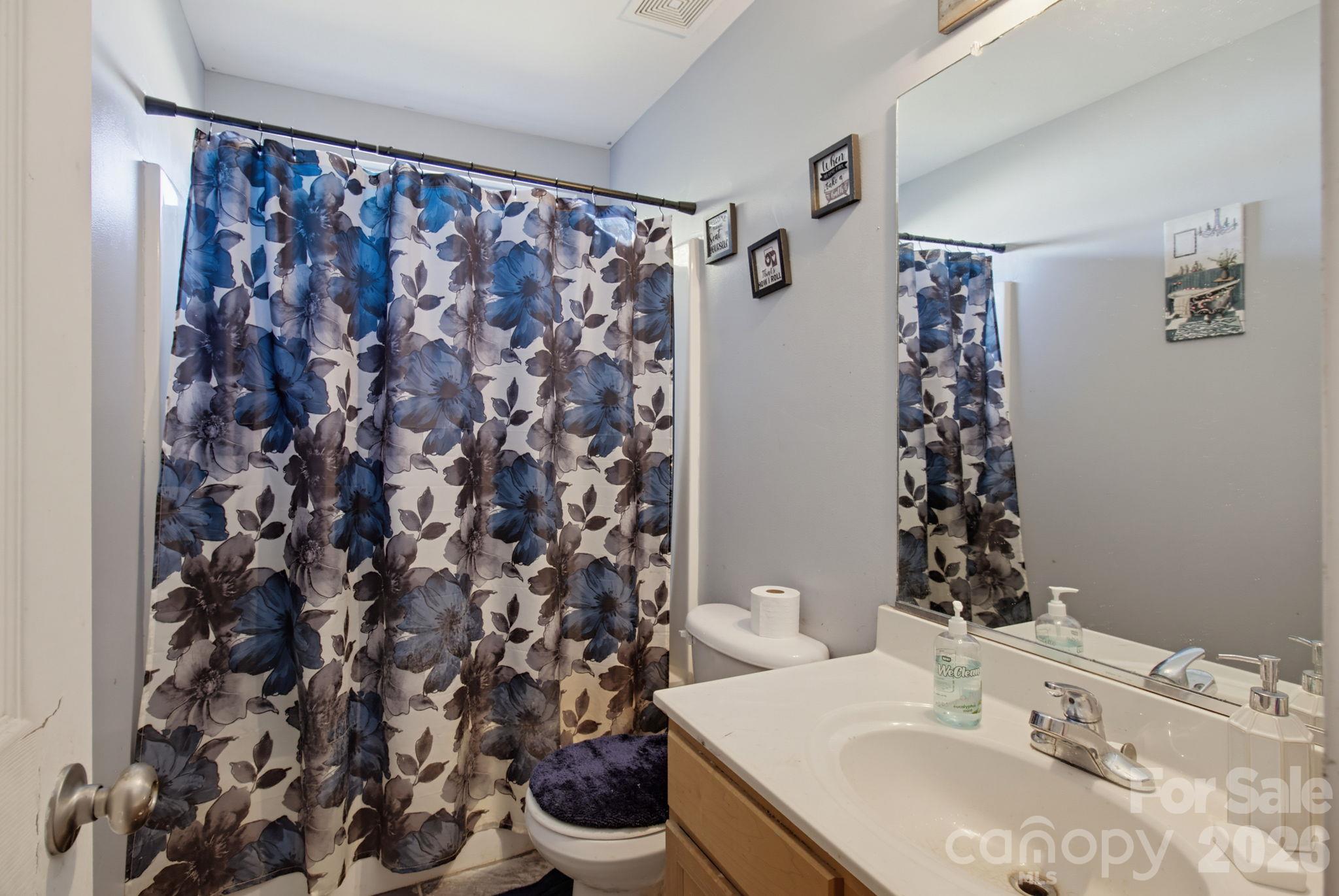 Single Family Residence at 1523 Beaufort Court, Graham, photo 25 of 29