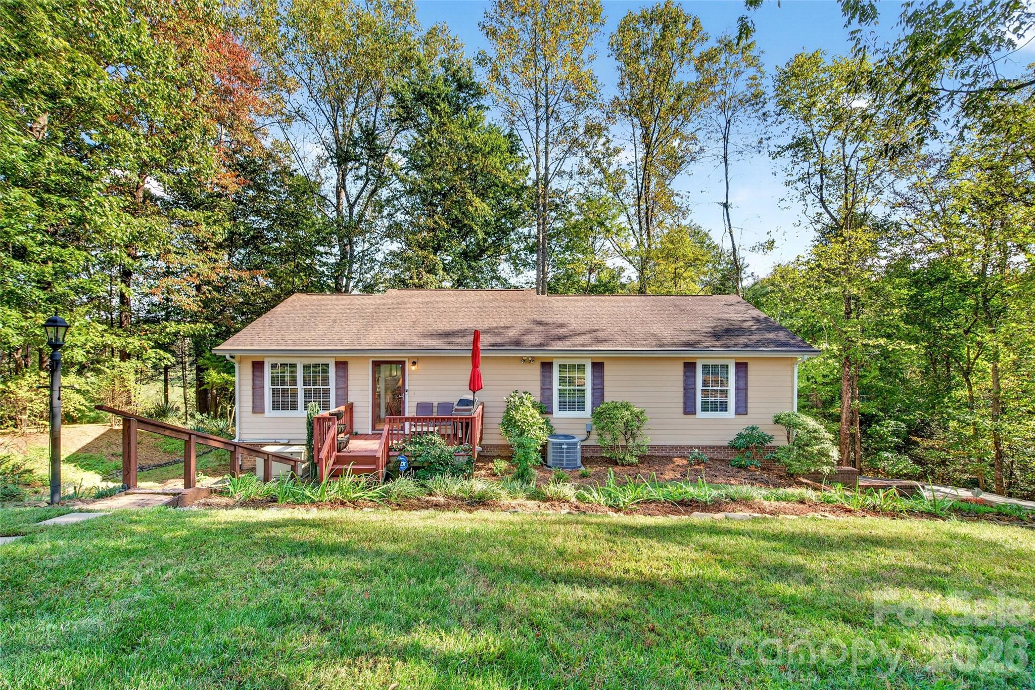 Main house - 337 & 345 Avery Creek Road, Arden