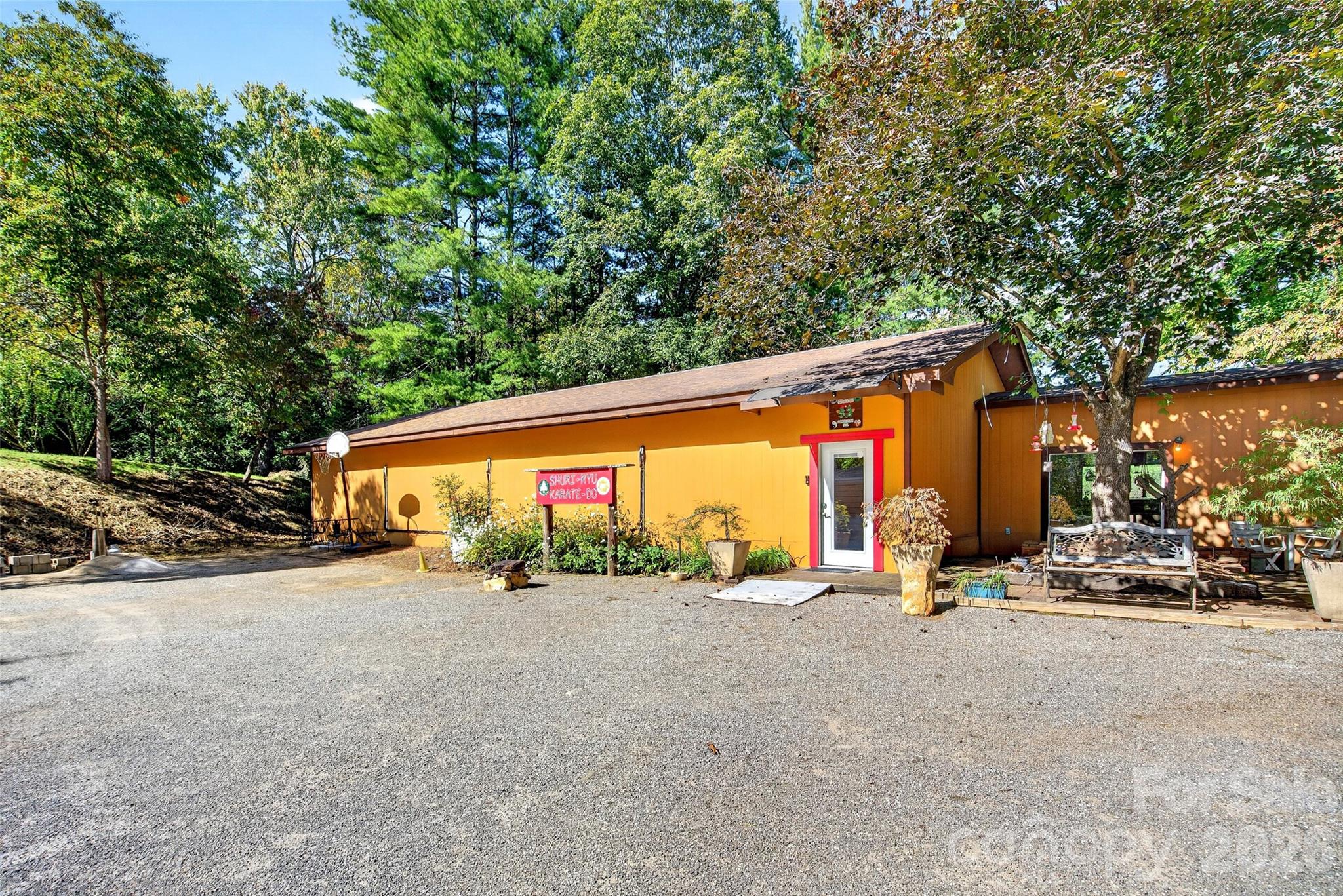 Studio outside view 2 - 337 & 345 Avery Creek Road, Arden