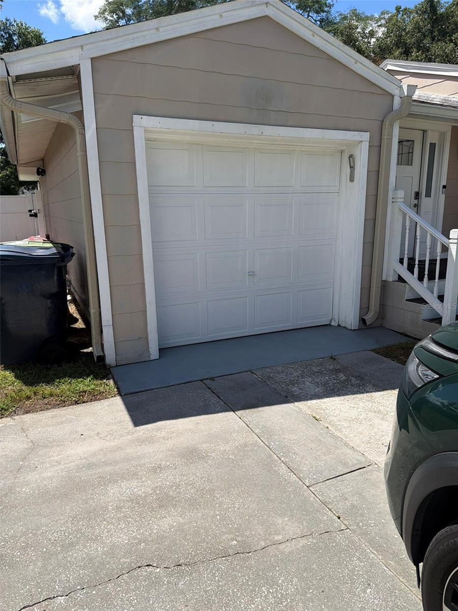 Single Family Residence at 4915 W BARTLETT DR, TAMPA, photo 2 of 40