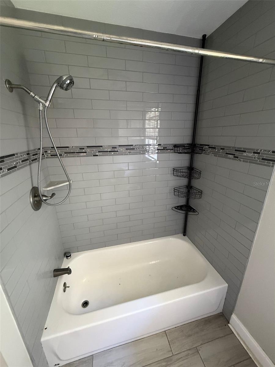 Single Family Residence at 4915 W BARTLETT DR, TAMPA, photo 15 of 40