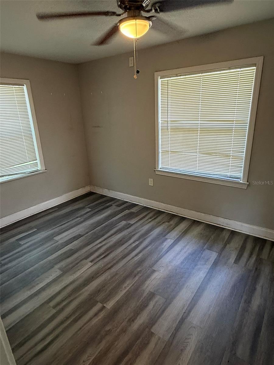 Single Family Residence at 4915 W BARTLETT DR, TAMPA, photo 19 of 40